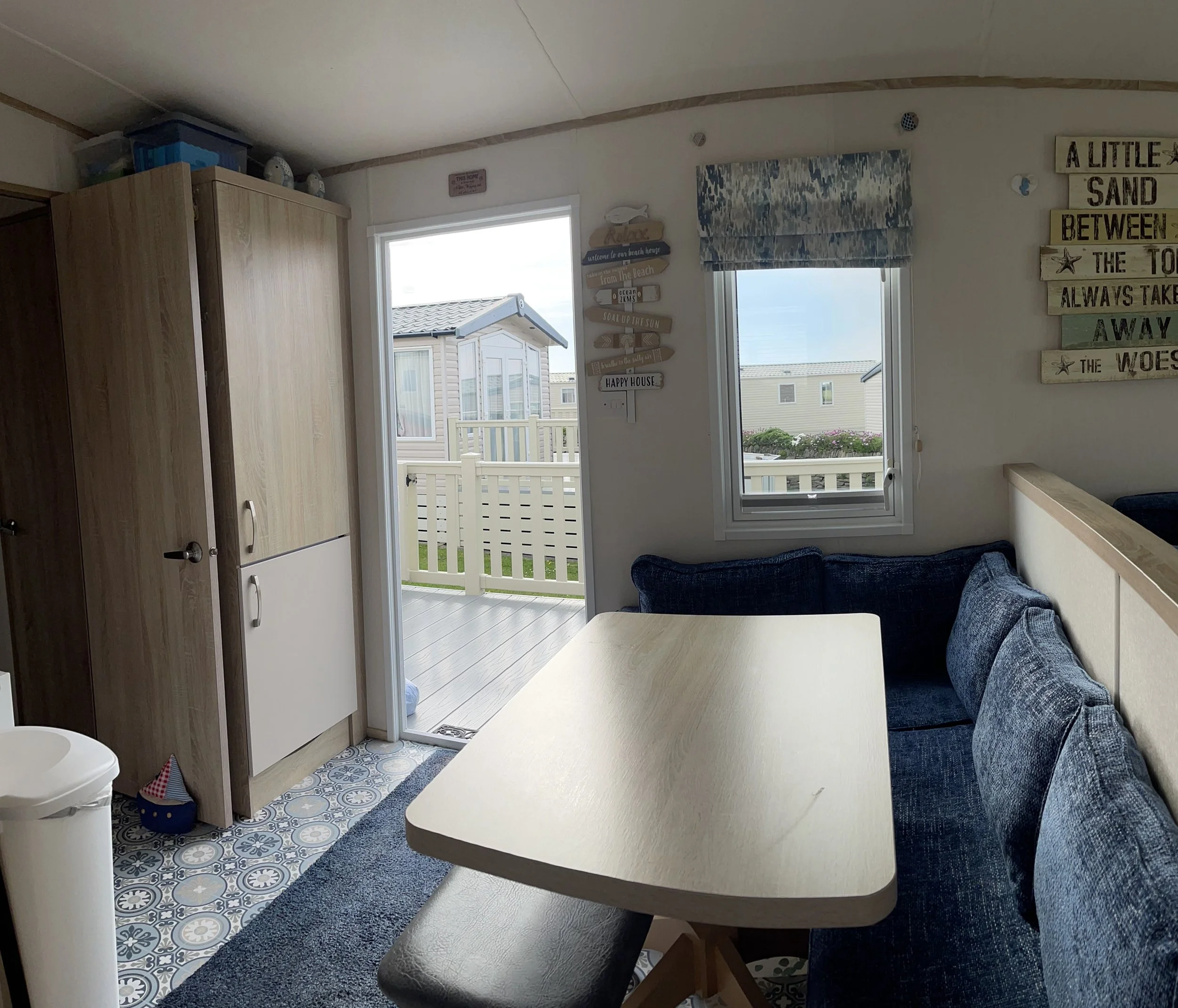 DINING AREA_0413.jpeg