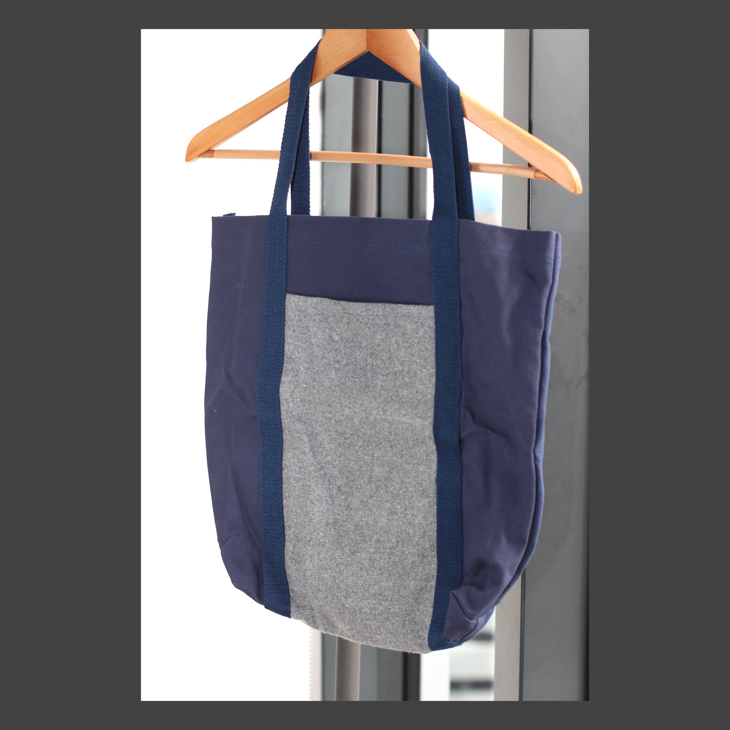 Navy tote