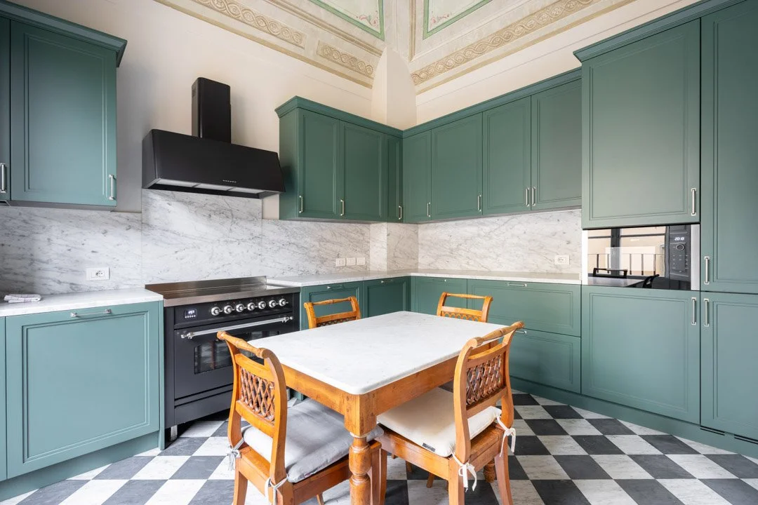 palazzo-pazzi-albizi-kitchen.jpg