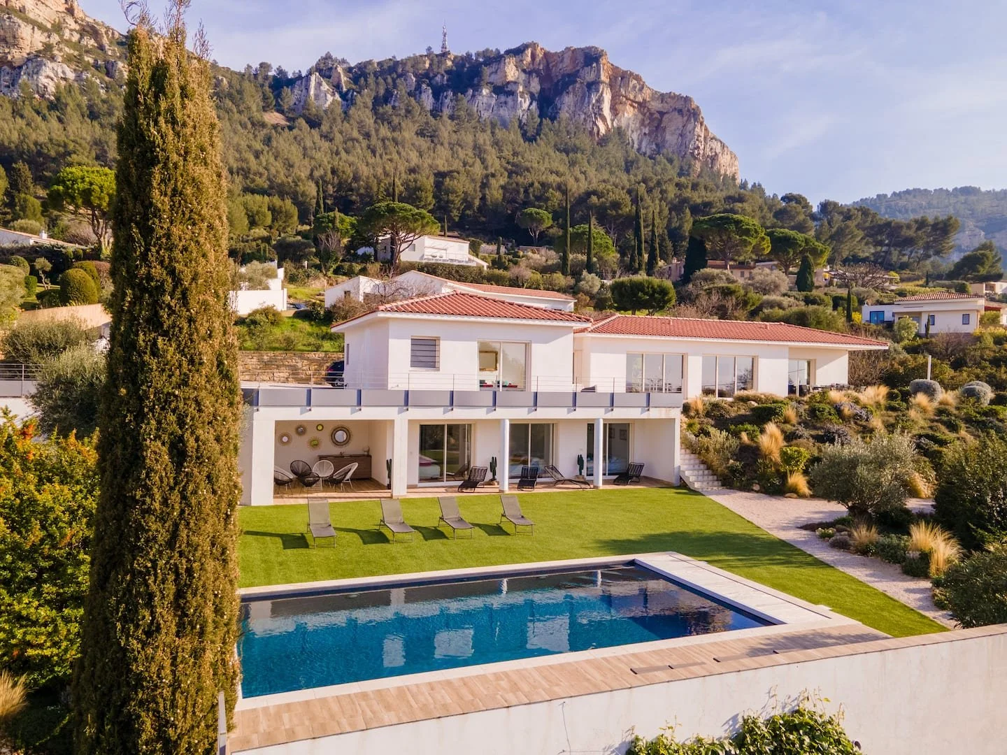 cassis-mountain-view-villa.jpeg