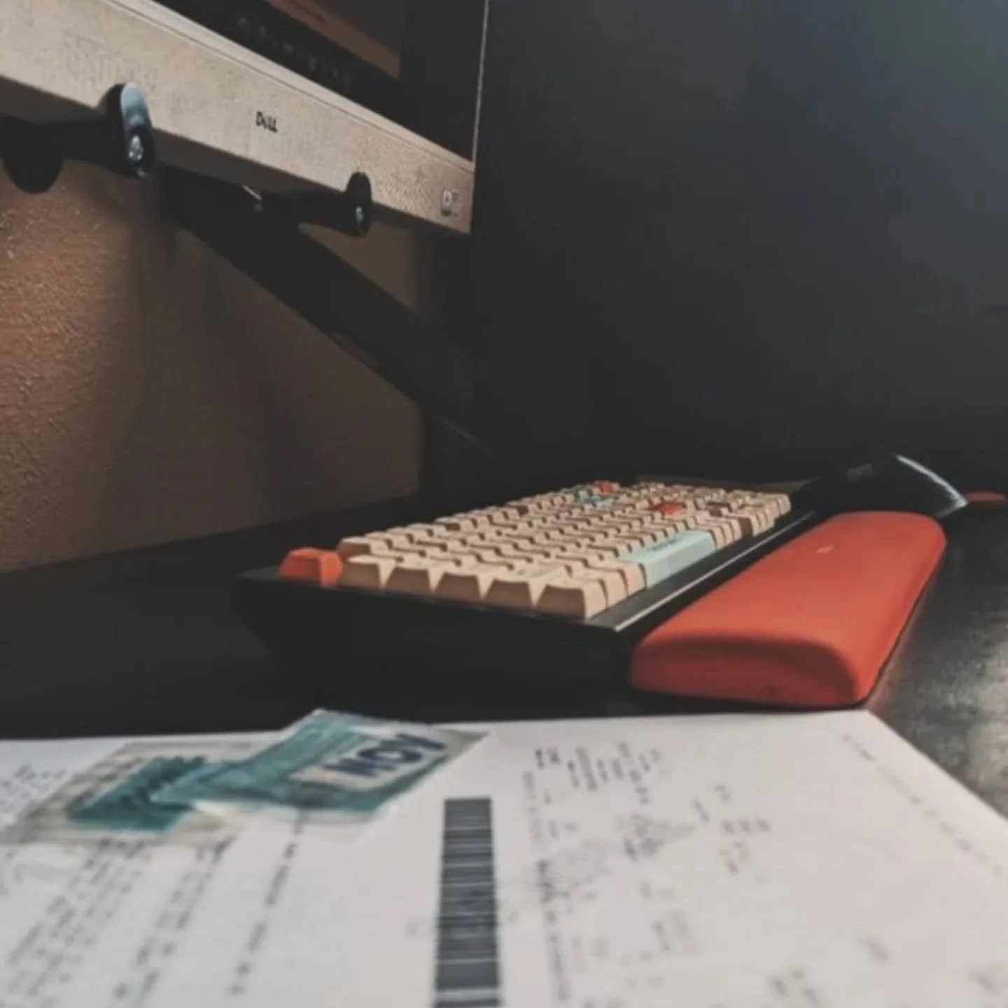 What is a Vehicle Registration Service? 

We&rsquo;re a licensed and bonded third-party service through the California DMV.

Vehicle registration made simple! We handle the paperwork and make sure everything is correct, so you can drive away worry-fr