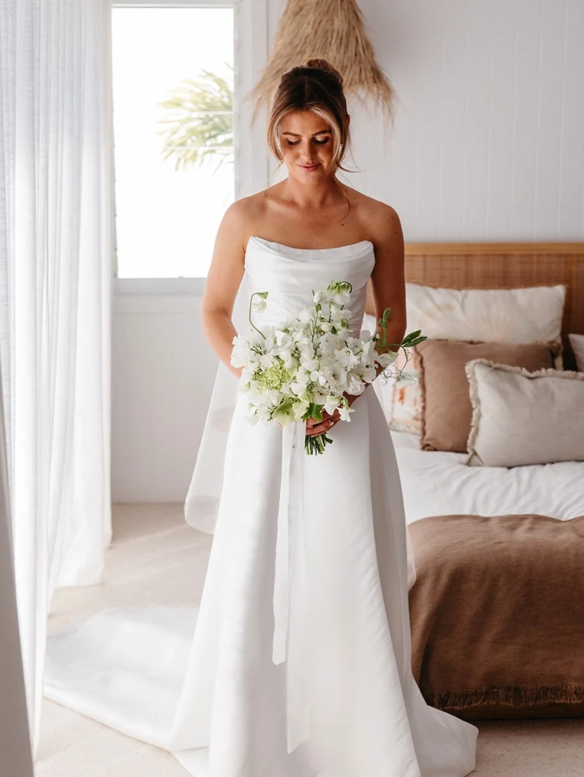 Isn&rsquo;t she lovely ✨
.
.
.
.
#weddingfloral #brisbaneweddingflowers #bridalbouquet #byronwedding #flowerlane