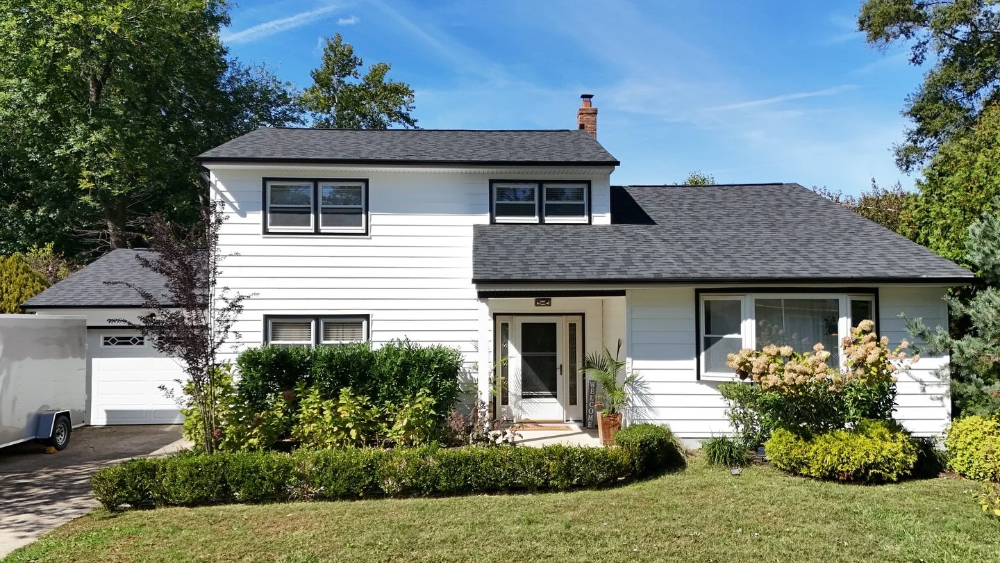 Proof that the right roofing and siding can change everything 🏠

#oceannj #beforeandafter #certainteed #jerseyshore