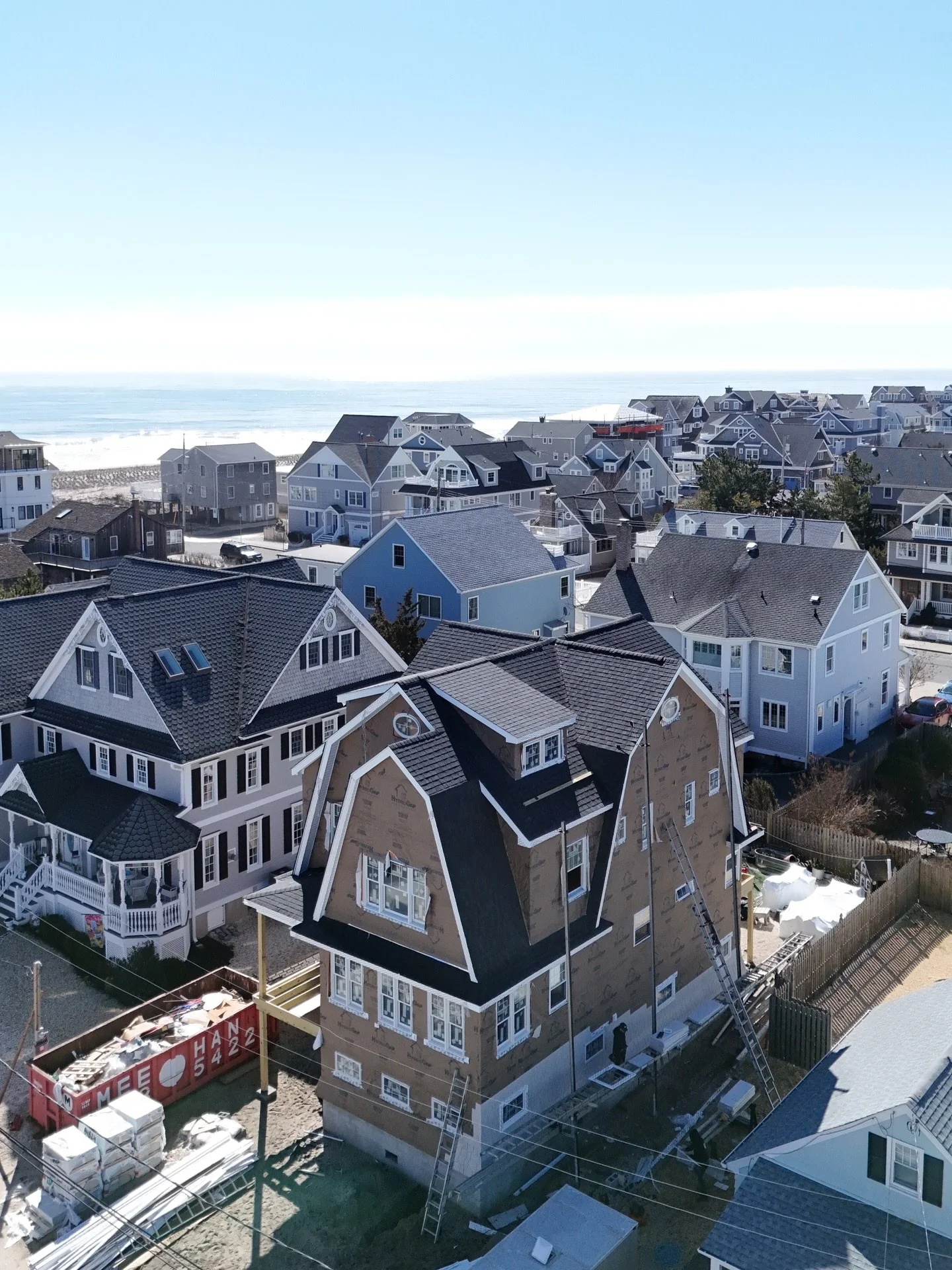 Wrapped ➡️ Roofed

This Mantoloking home is now protected with @certainteed Landmark shingles 🏠

#newconstructionhome #roofs #mantolokingnj #builttolast