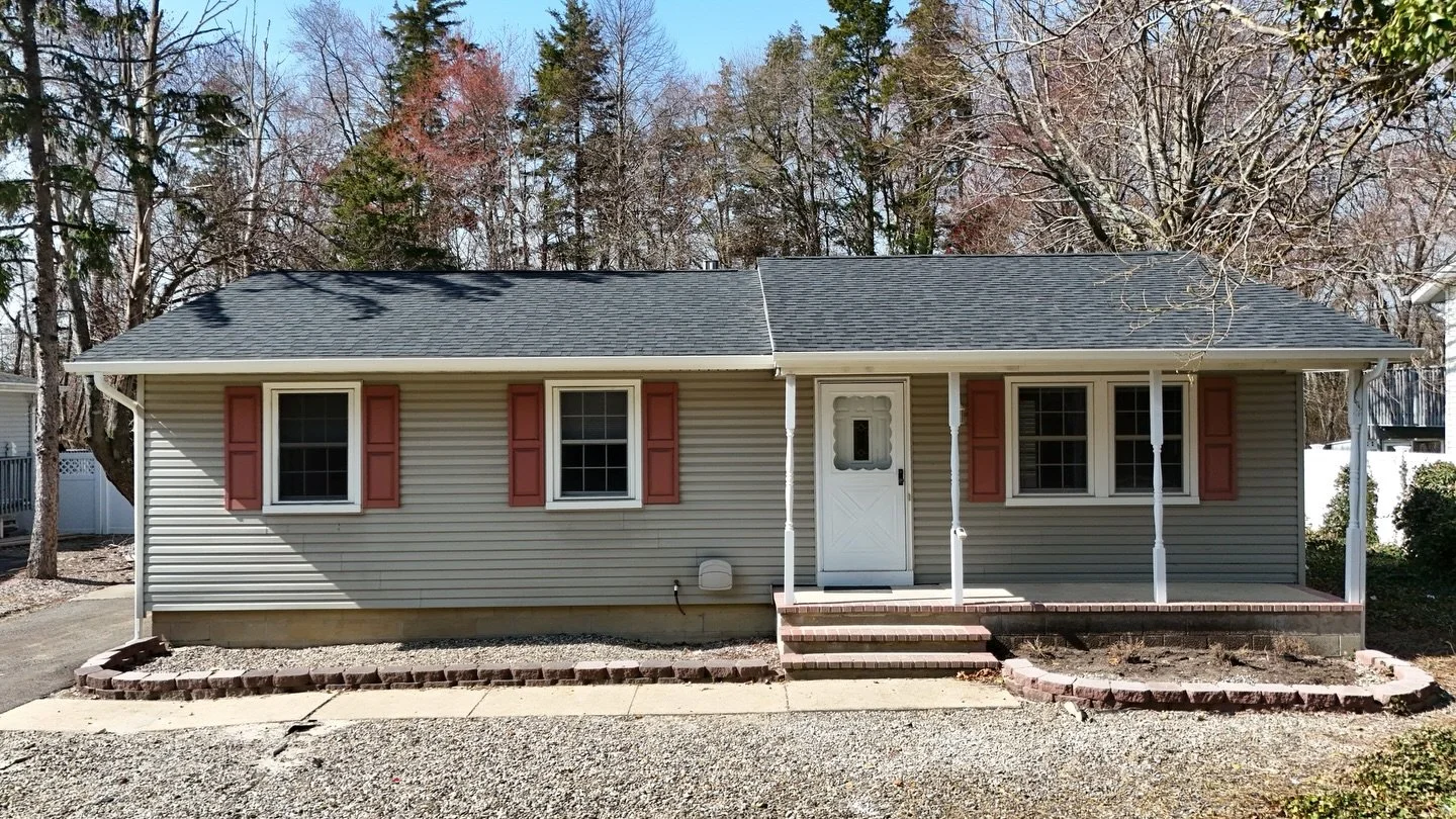 New roof install on this Toms River home and detached garage using @certainteed Landmark shingles in charcoal black.

#tomsriver #newroof #beforeandafter #certainteed