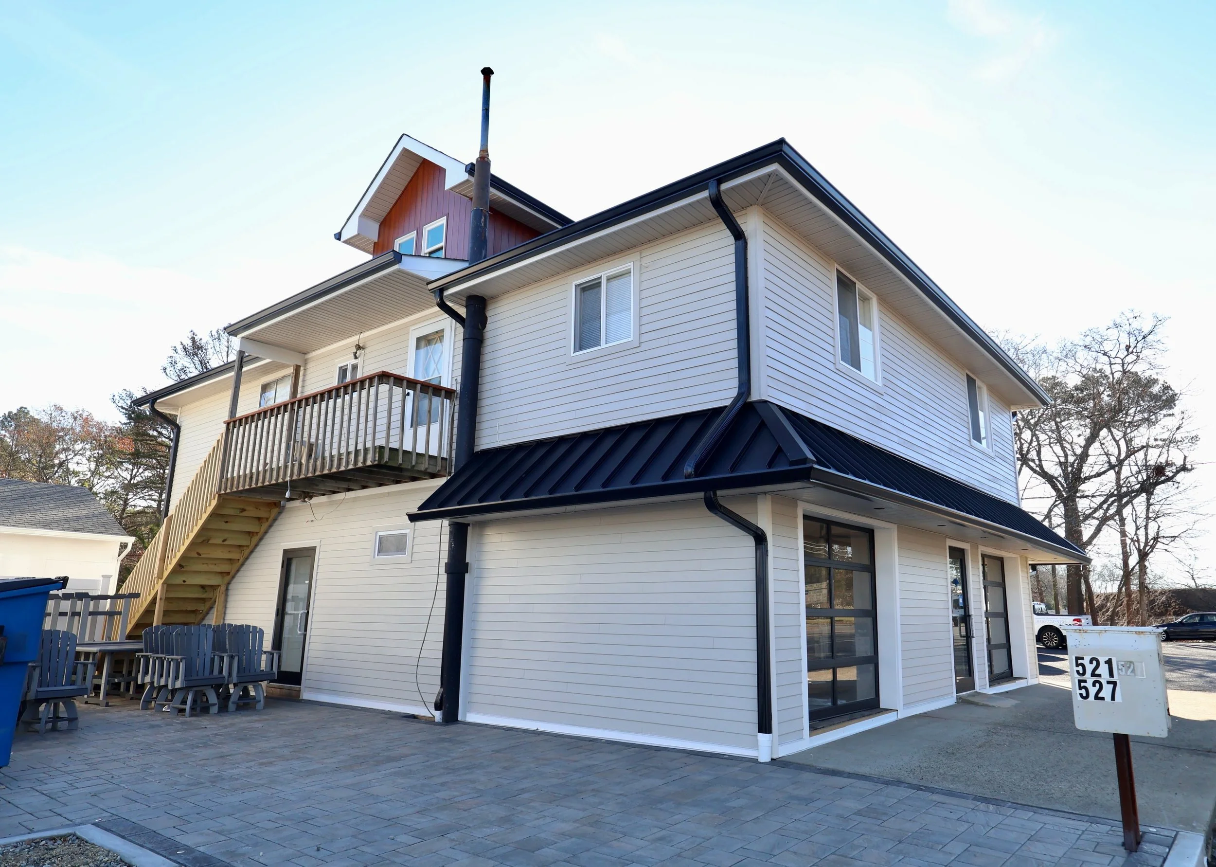 Gave a facelift to this commercial building on Rt. 9 in Bayville. Stay tuned - a new small business coming to town!

🛠️ @jameshardie lap siding in cobblestone 
🛠️ @certainteed shingle roof
🛠️ Standing seam metal roof