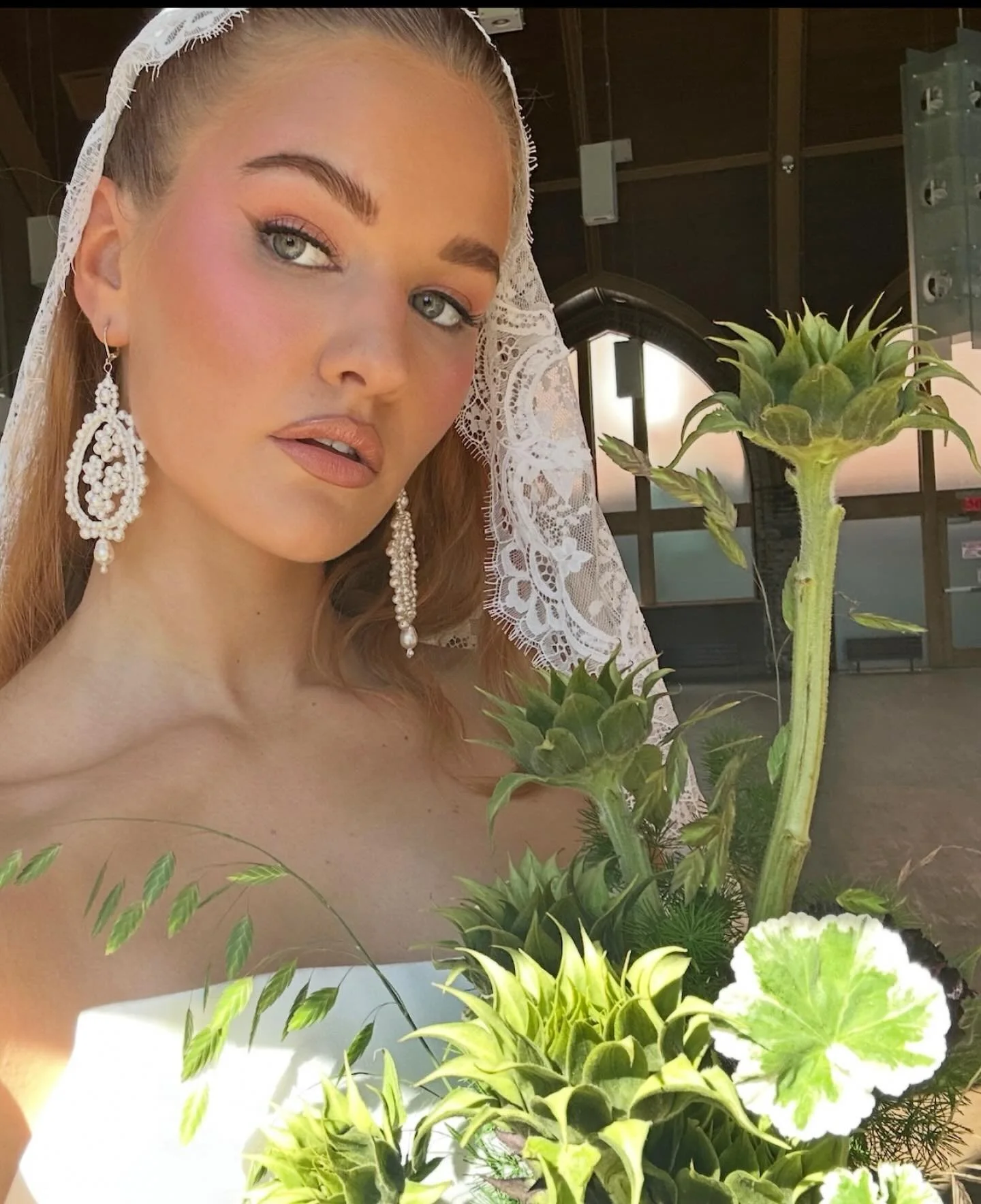 Had the most beautiful day with a group of beautiful people. It was so nice to reconnect with old friends and meet some new, incredibly talented vendors. I can't wait to share what we created ✨ 

Model @haleyymunroe 
Photography @carmindavidson 
Hair