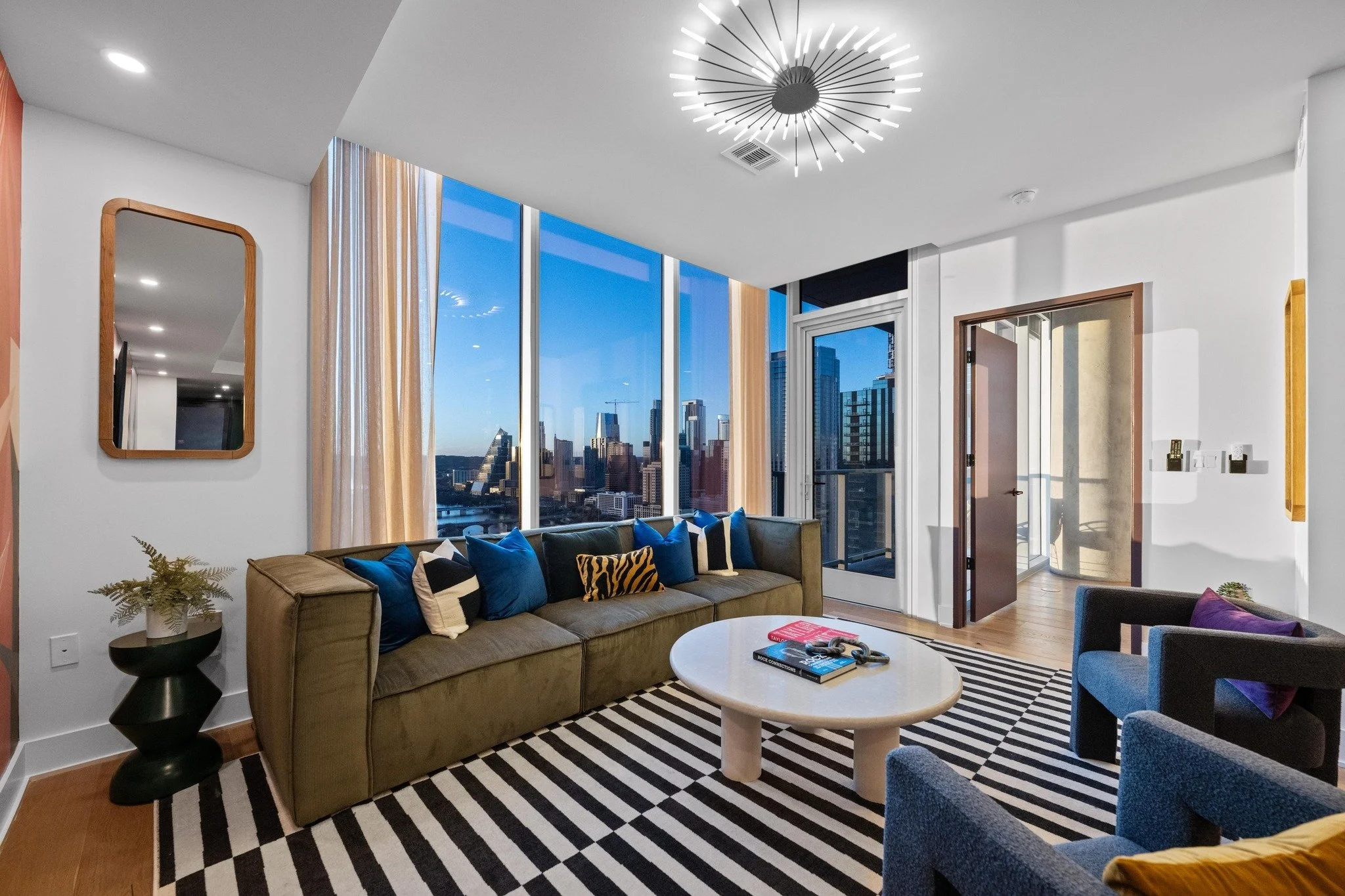 48_East_Avenue_0001.jpeg