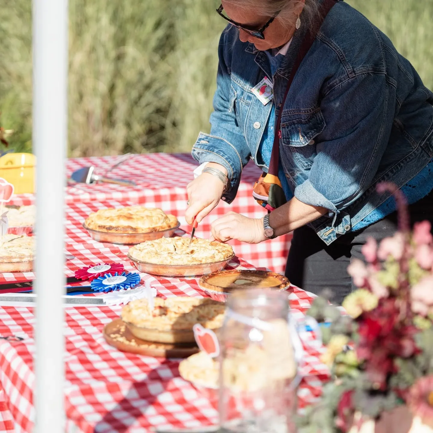 Calling all pie lovers! 🥧🍎

Harvest Fest returns next Saturday, Oct 11 and that means we're set to crown the year's best apple pie! 👑

Entering is easy! Bring your pie to the booth (across from the crabapple tree) between 9-10am and come back for 