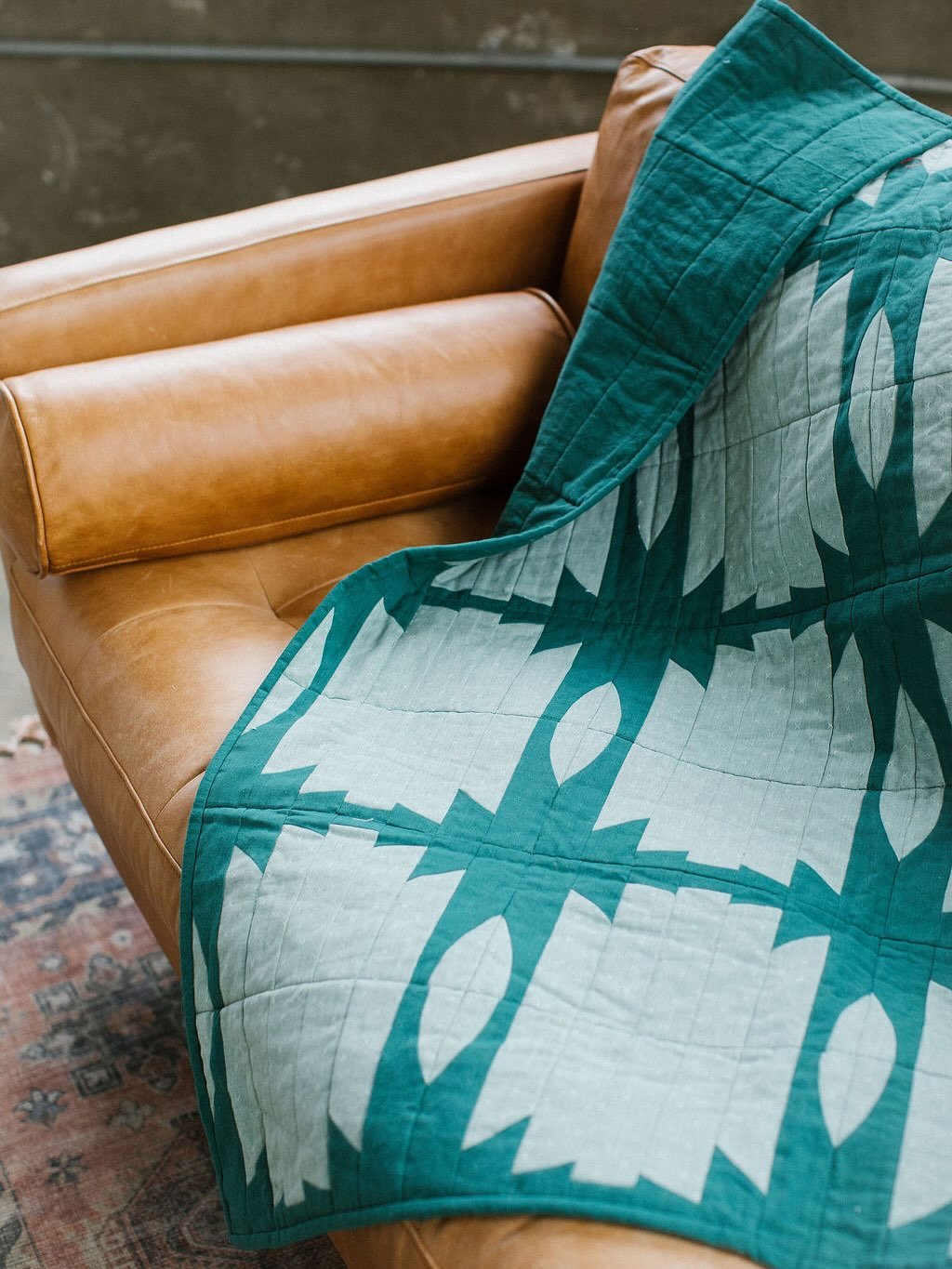 My new pattern is out!!! You can find the Firefly quilt this month on the Modern Makes Membership. It adds curves and a modern twist to a very traditional block. I just love how it turned out and am so excited that it is finally out for the world to 