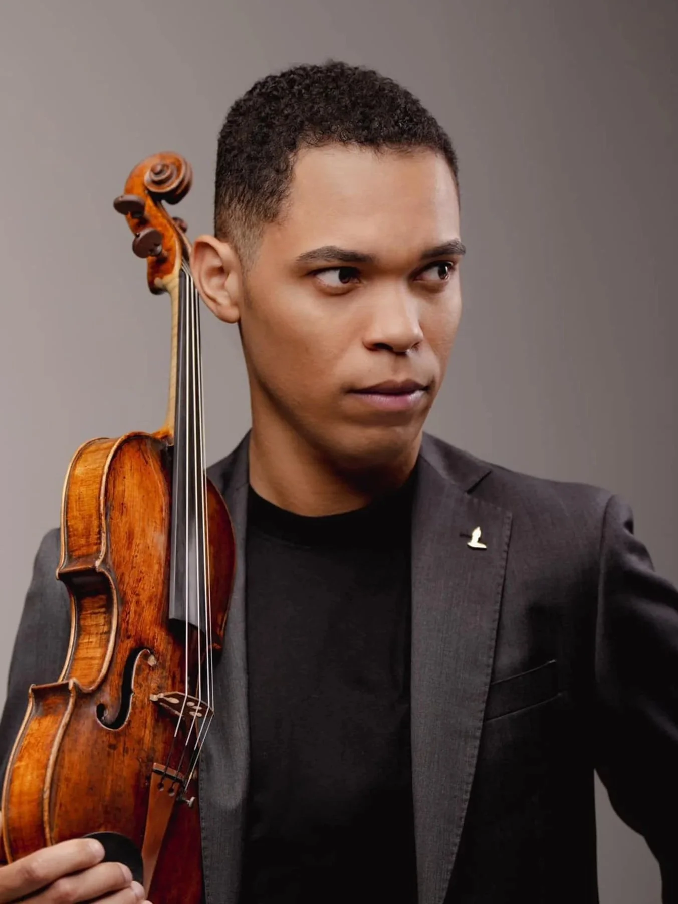 Nathan Amaral, violin