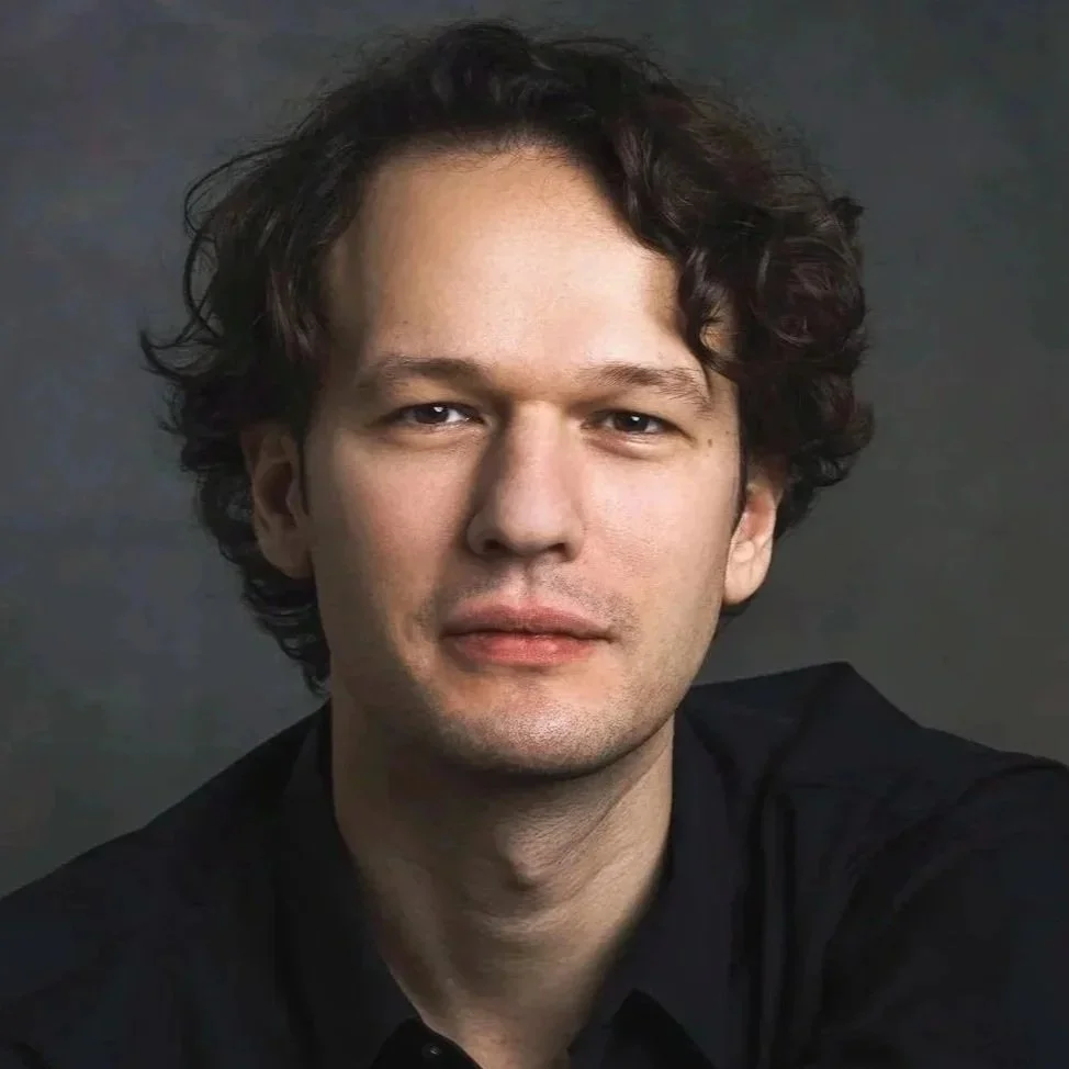 Sreten Manojlović, bass-baritone