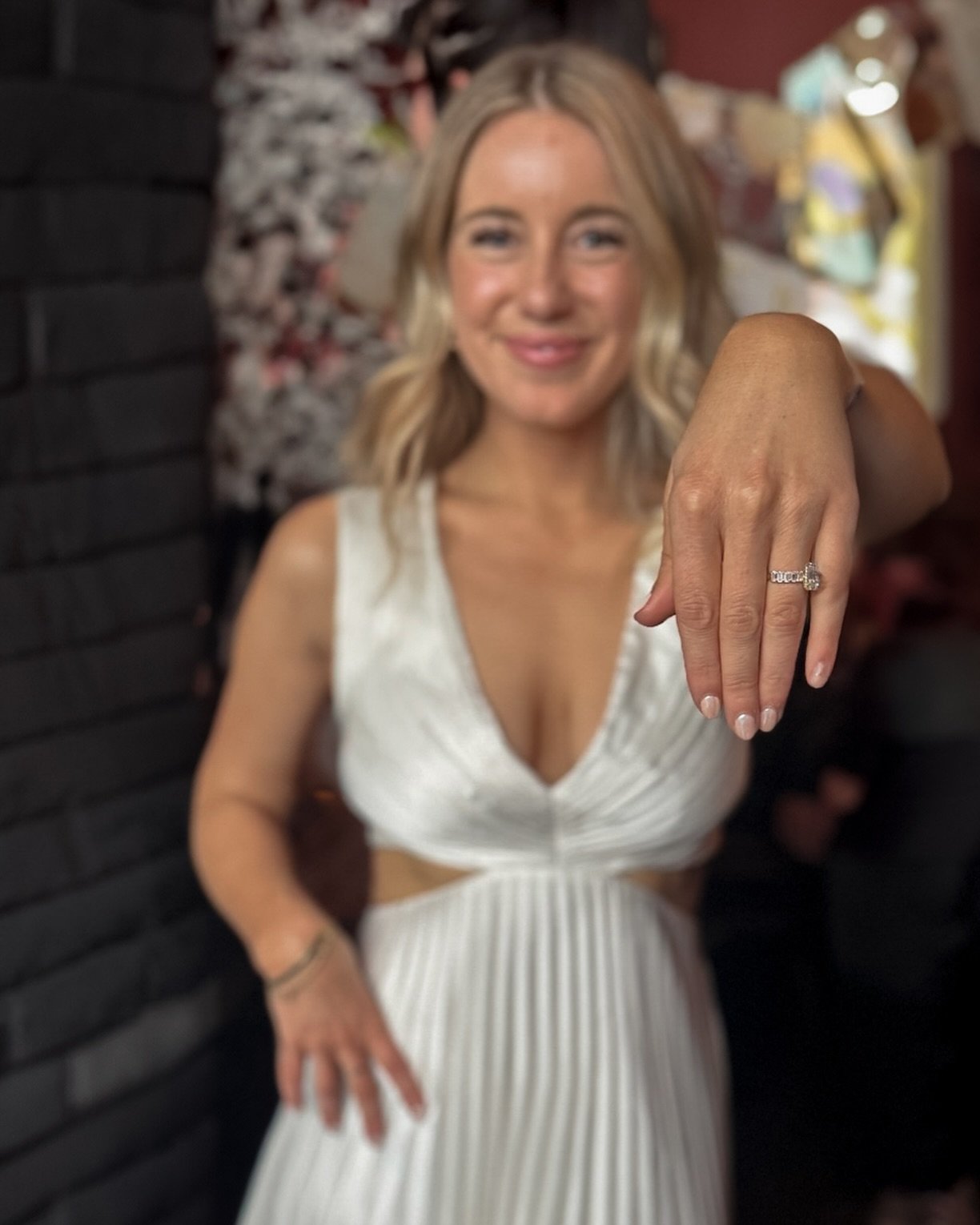 2025 B R I D E S|| THE PRENUP

$115|| two, ultimate tans. we highly recommend trialing your wedding tan before the big day. many brides use their bachelorette party or bridal shower as their trial tan. 

you have the choice between the classic shady 