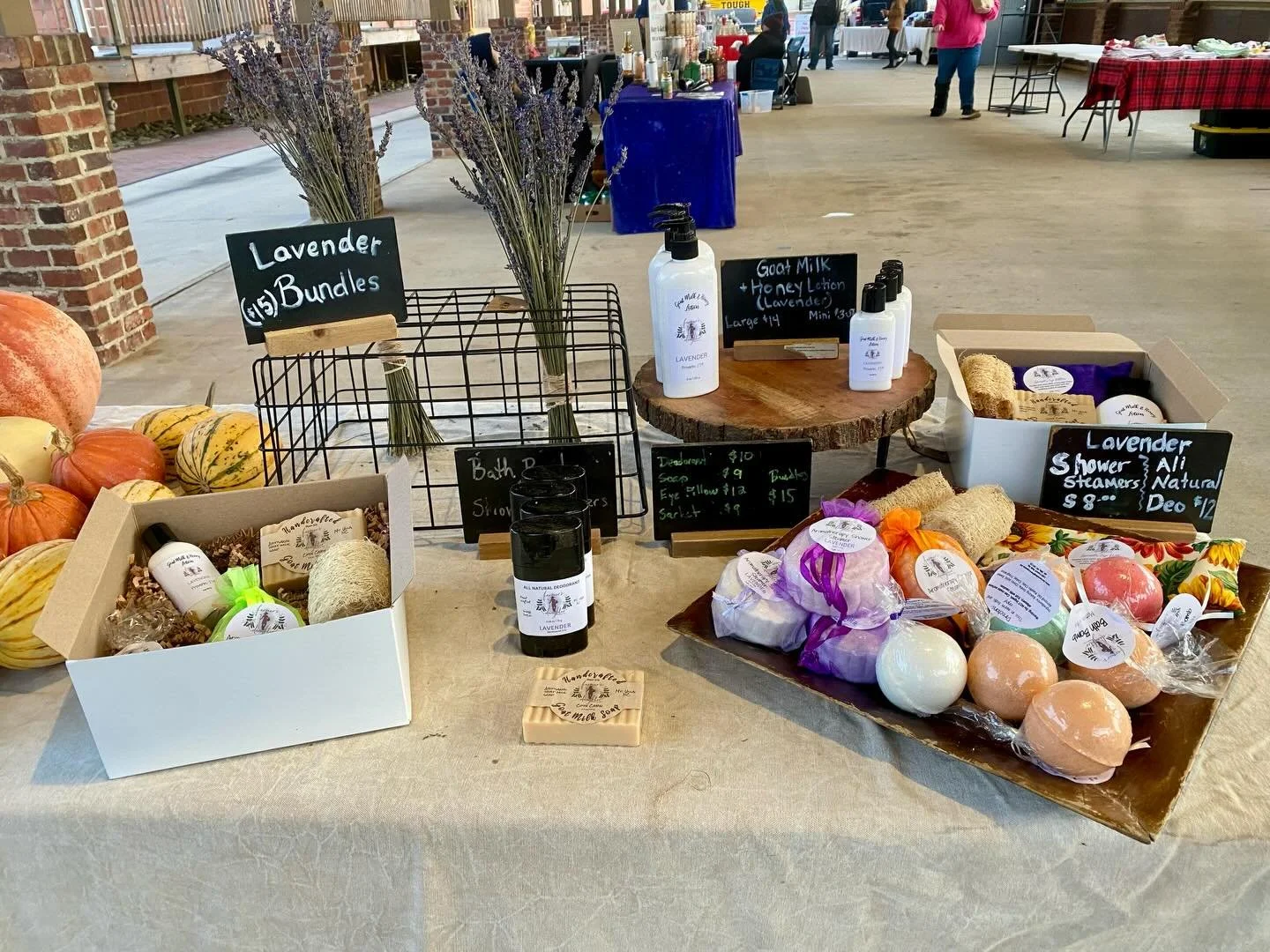 It&rsquo;s Market Saturday at the Salisbury Farmer&rsquo;s Market and we are here with fresh goodies and our handcrafted farm products! Bring taste to your plate and care to your loved ones&rsquo; stockings! 🎄 Come see us! We are here til 12 today!!