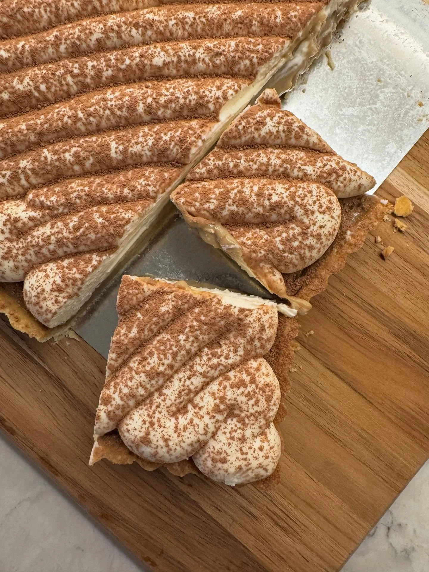 Espresso Tart! 

in honor of the holidays and my waning love for tiramisu, i give you an espresso tart 

A P&acirc;t&eacute; sucr&eacute;e crust with an espresso vanilla pastry cream topped with a marscapone whipped cream

#holidaydessert #tiramis&ug