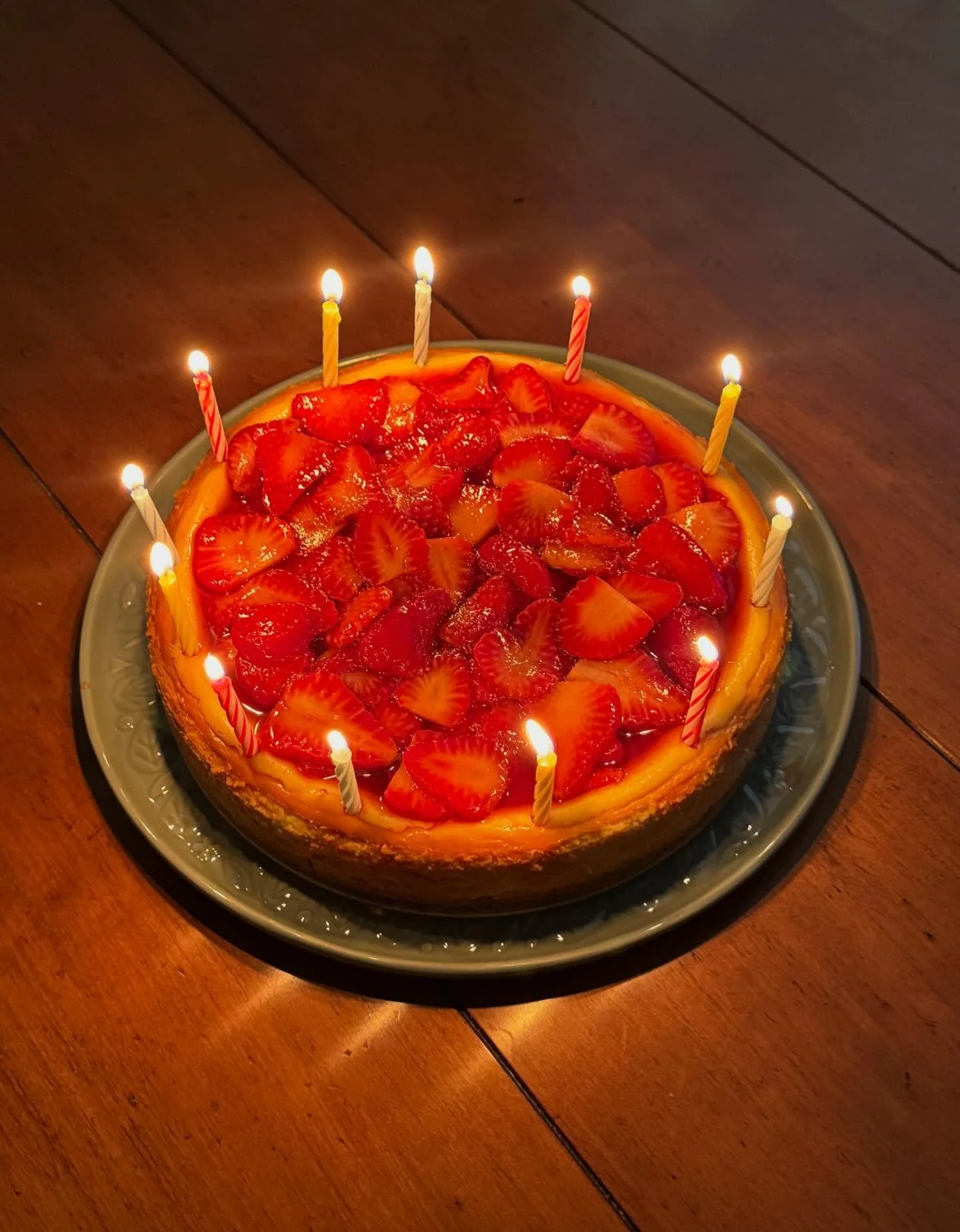 A strawberry cheesecake &aacute; la deena neal 

I found the recipe for this buried in my journal with no directions or bake time, BUT it turned out so good 

I mixed the batter slowly as to not over-mix it and make it super light and fluffy. I then 