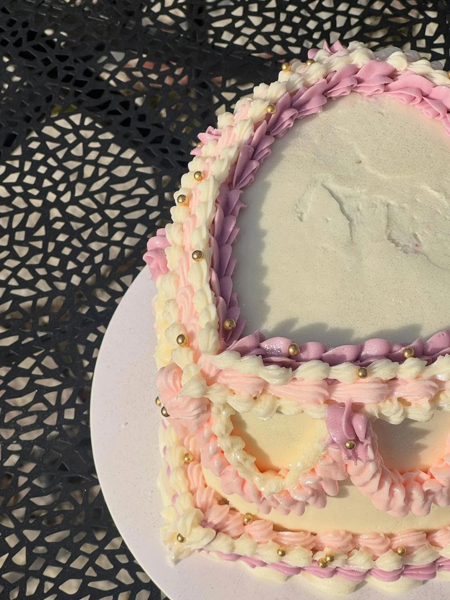 a little cake photo for your thursday! 

#cake #customcake #baker #chicago