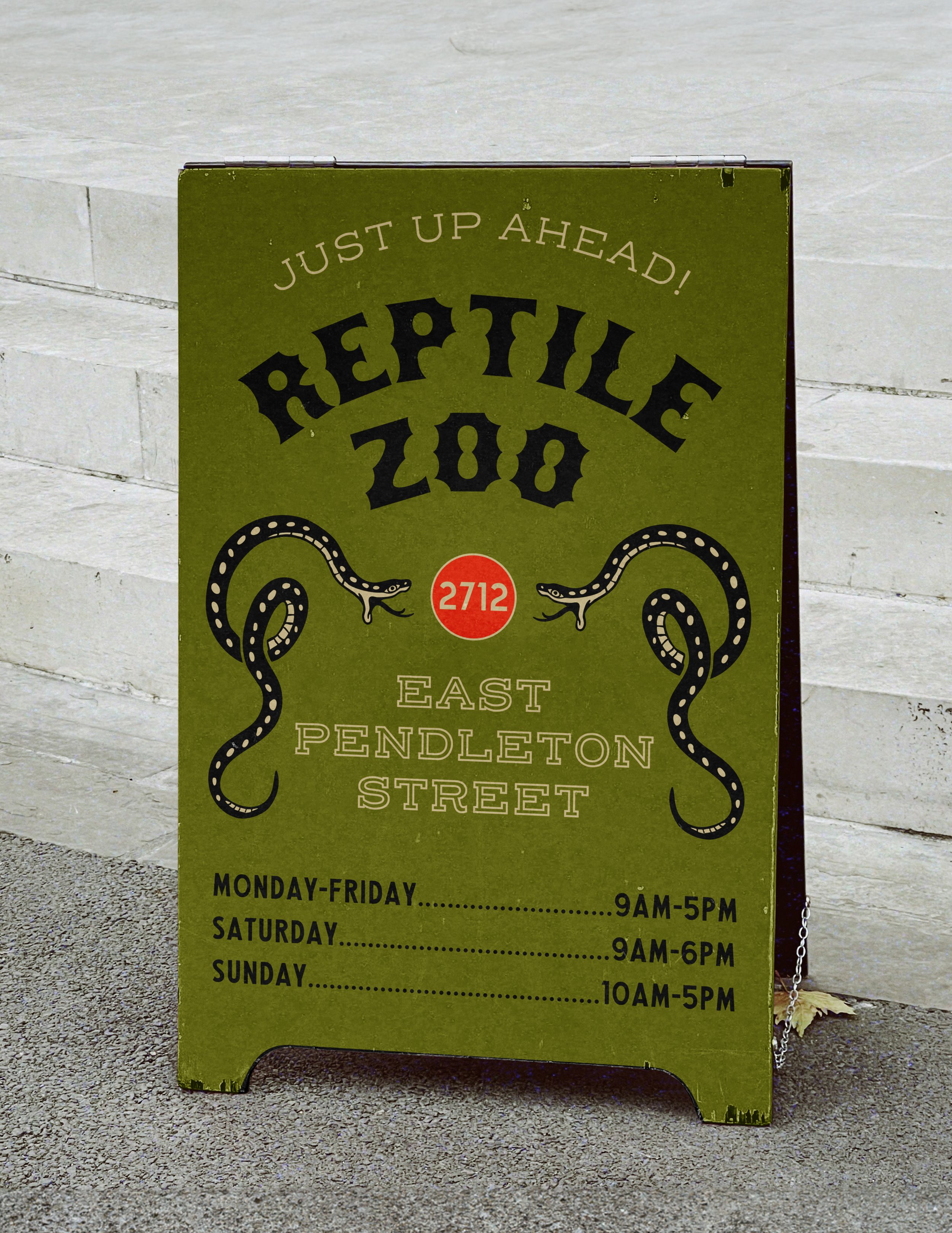 Free Wooden Stand_resize.jpg