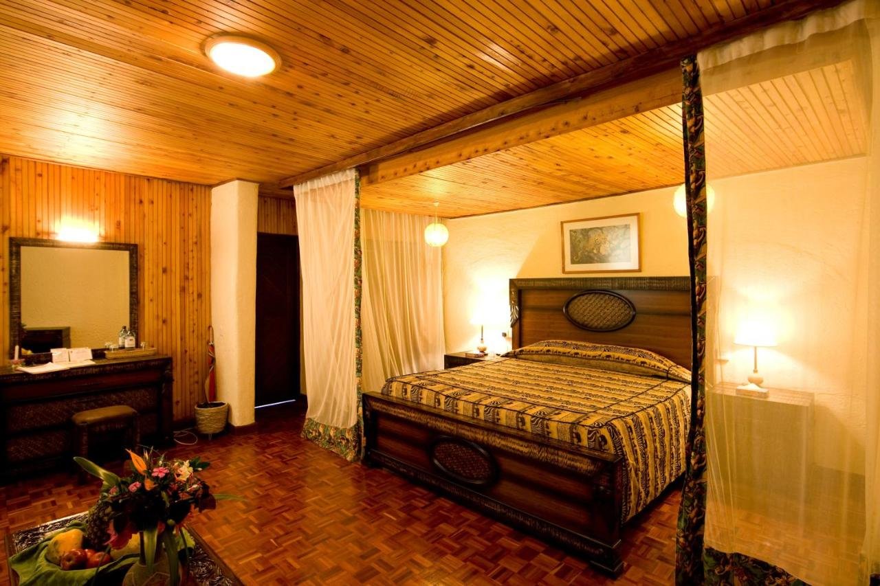 Standard double room.jpg