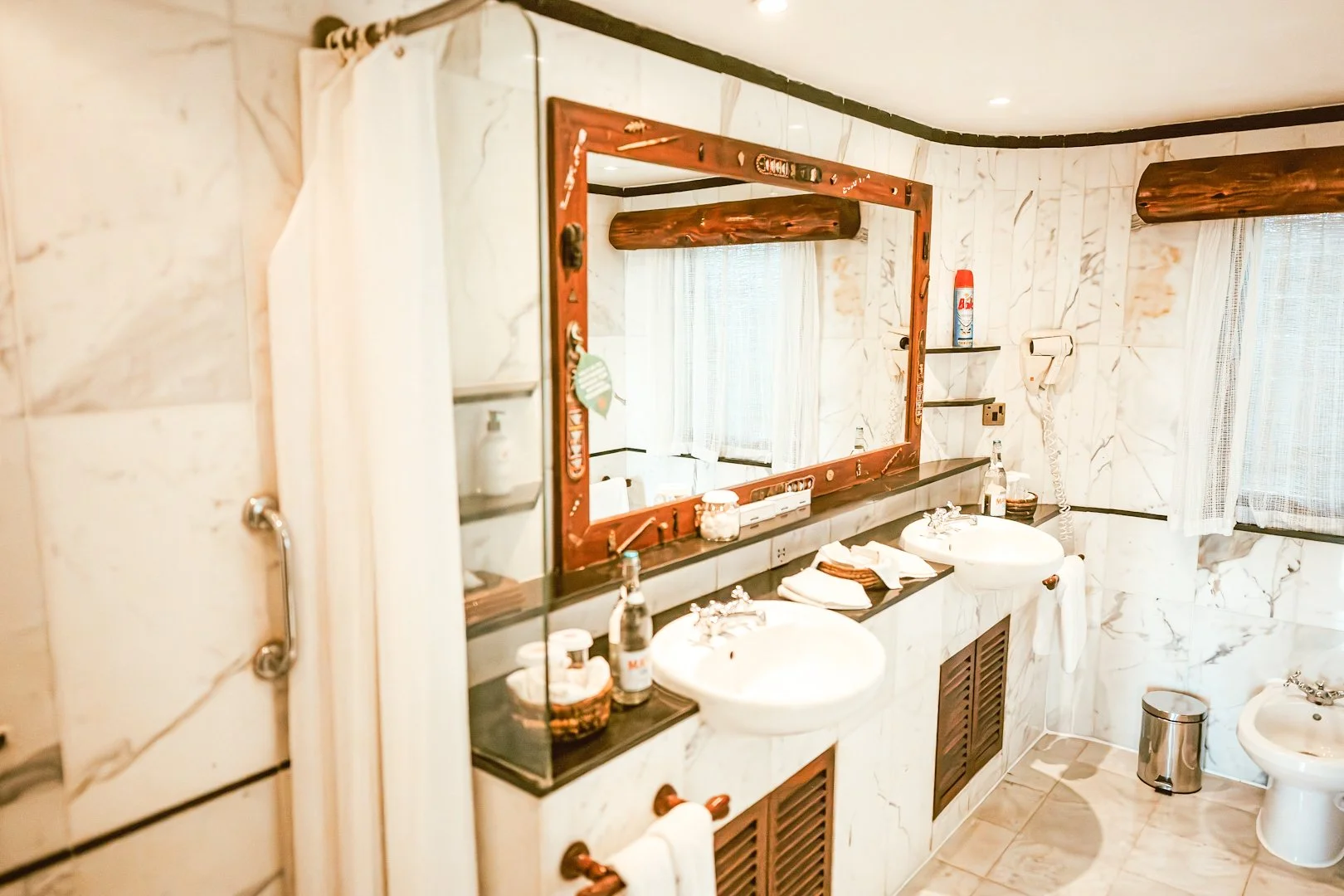 Accommodation - The Mara Suite Bathroom.jpg