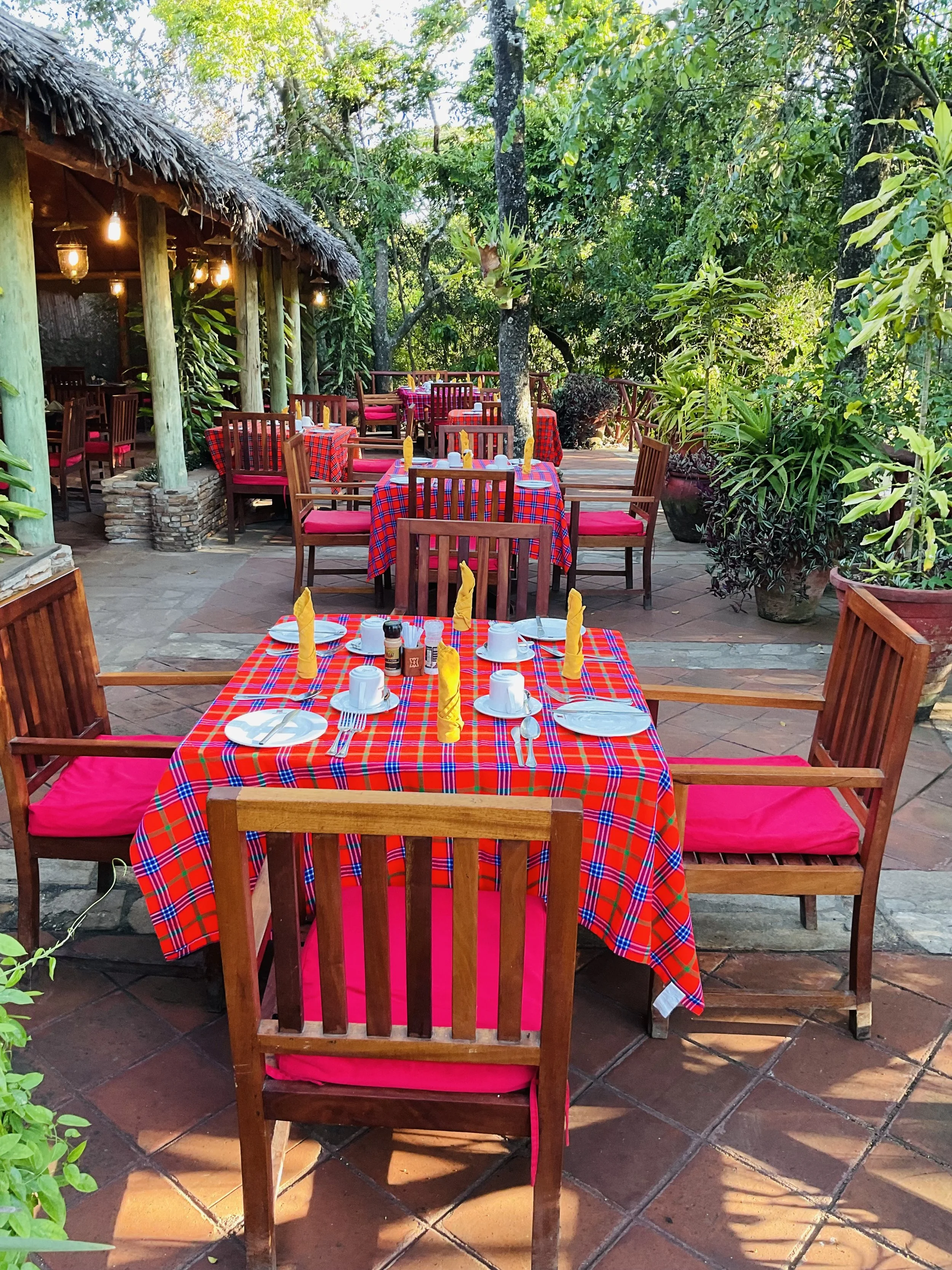 Riverside Breakfast Terrace1.jpg