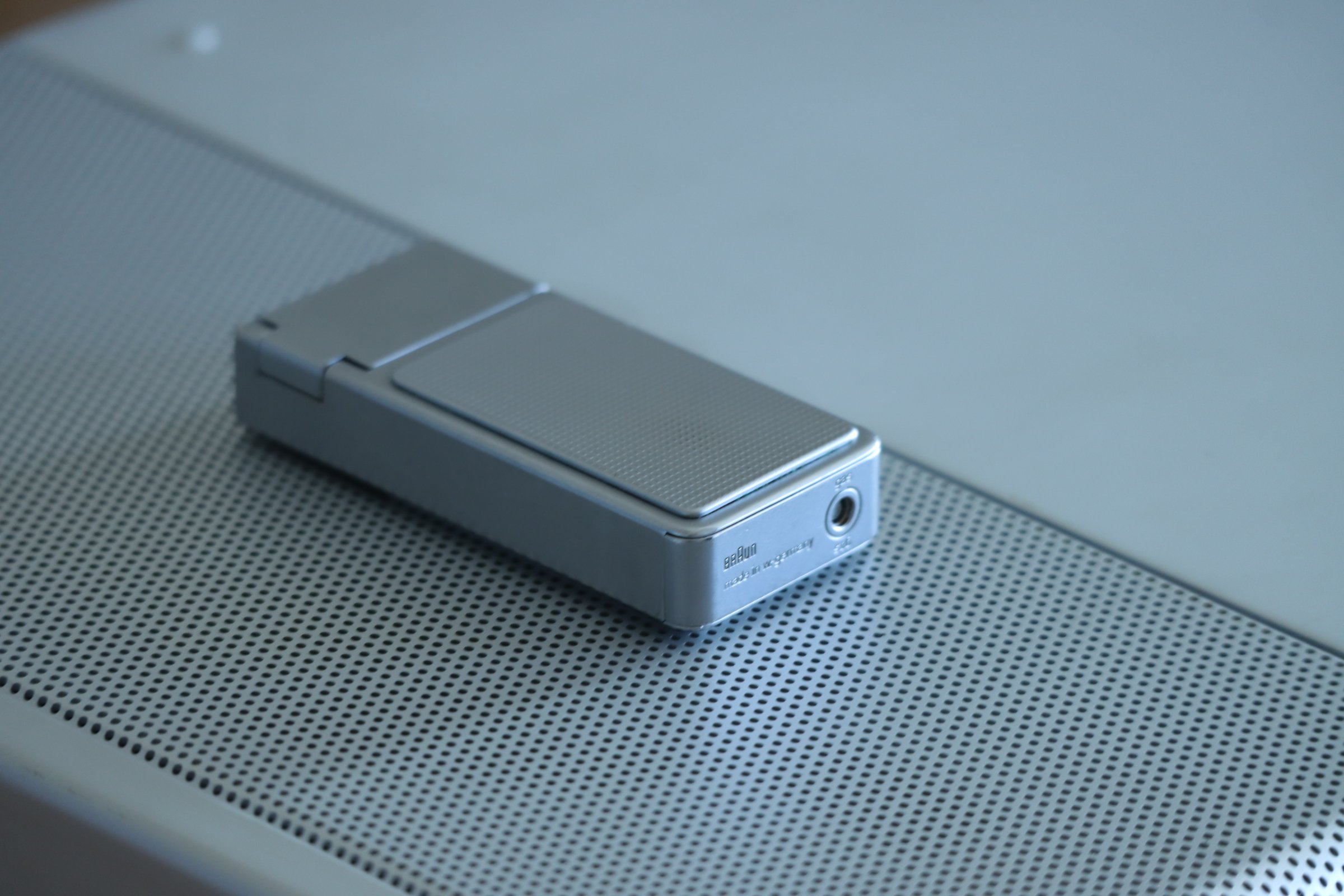 Braun Linear lighter2x.jpg