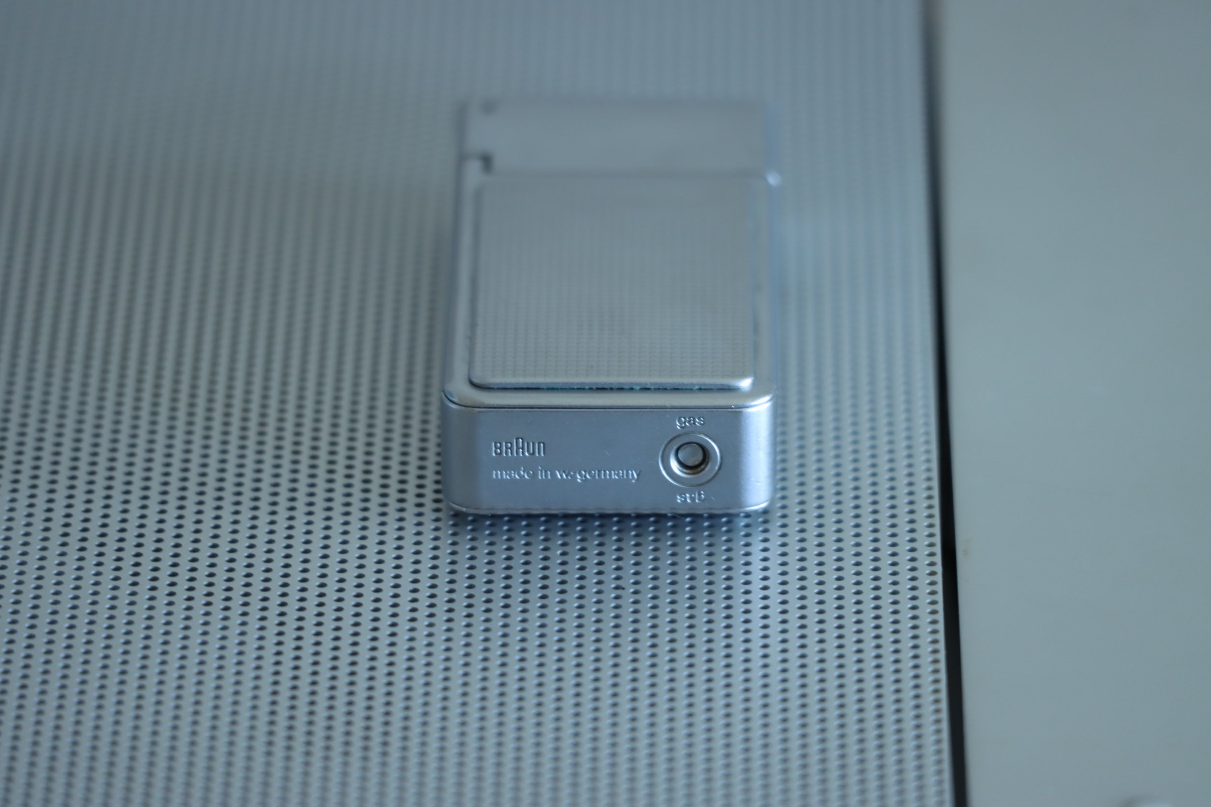 Braun Linear lighter21x.jpg