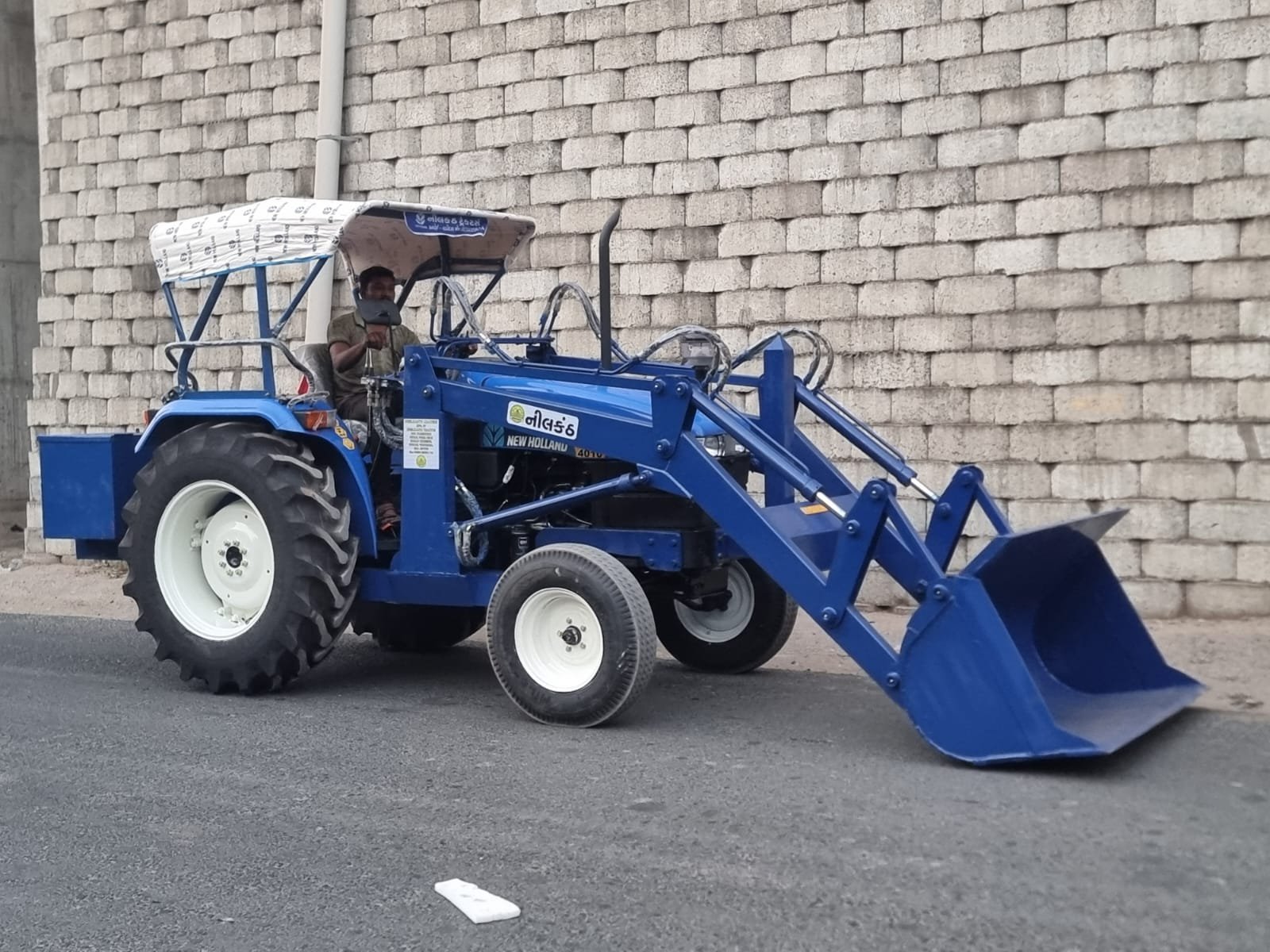 NH4010 LW LOADER.jpeg