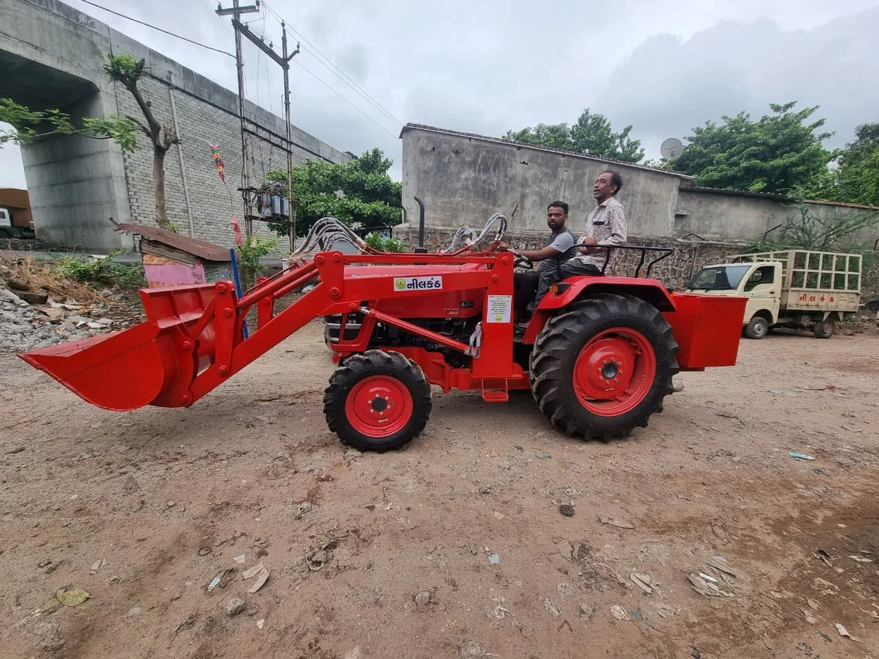MAHINDRA MW LOADER.jpeg
