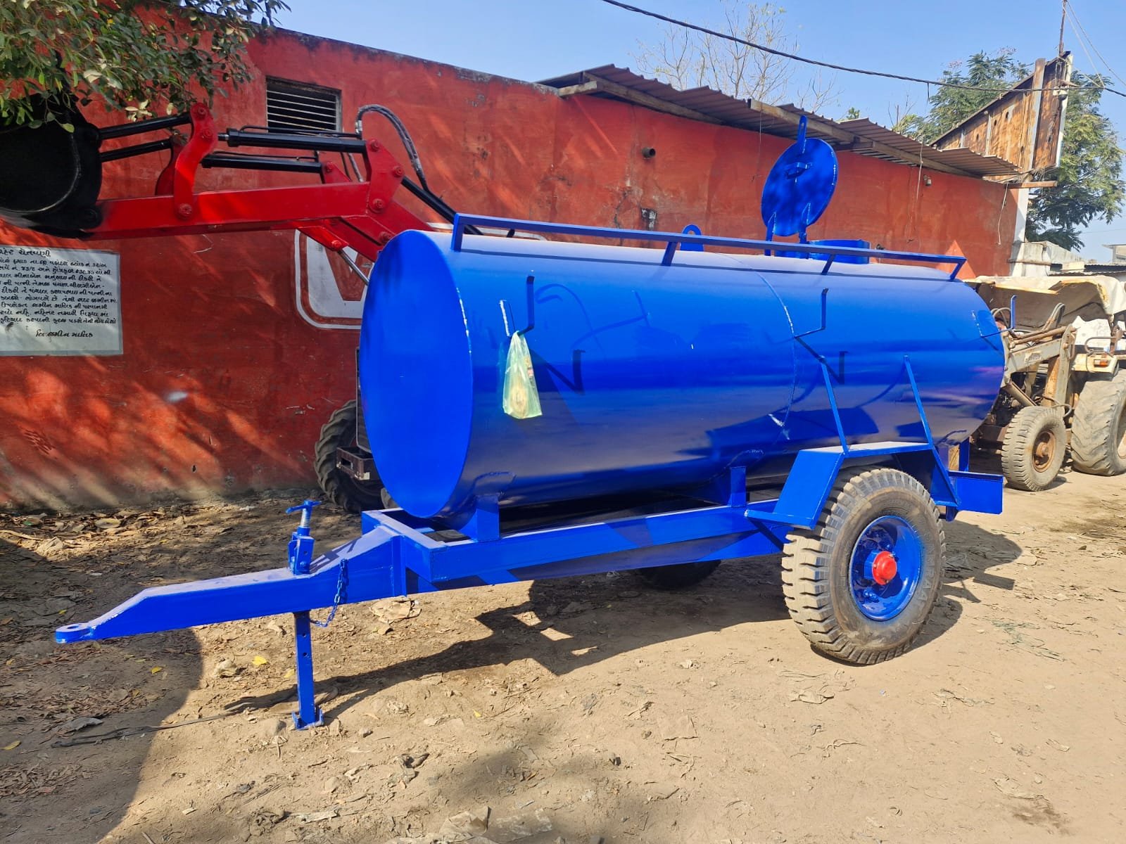 4000LTR TANKER 1.jpeg