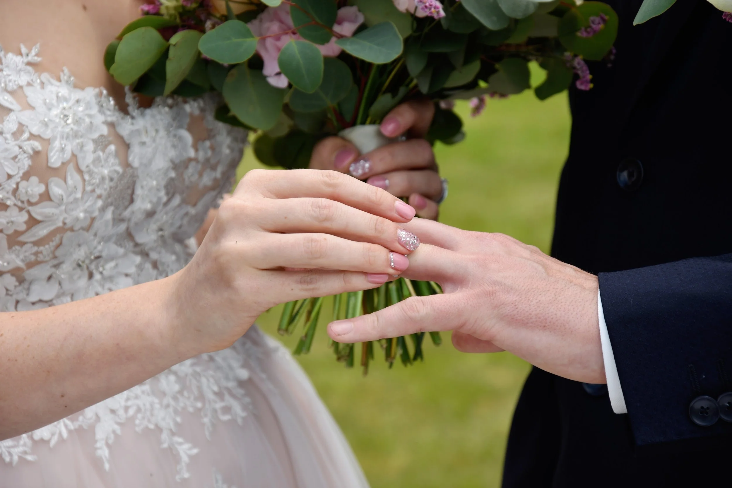 Svatební focení novomanželů na zámku Rochlov – svatební fotografka Věra Lukešová