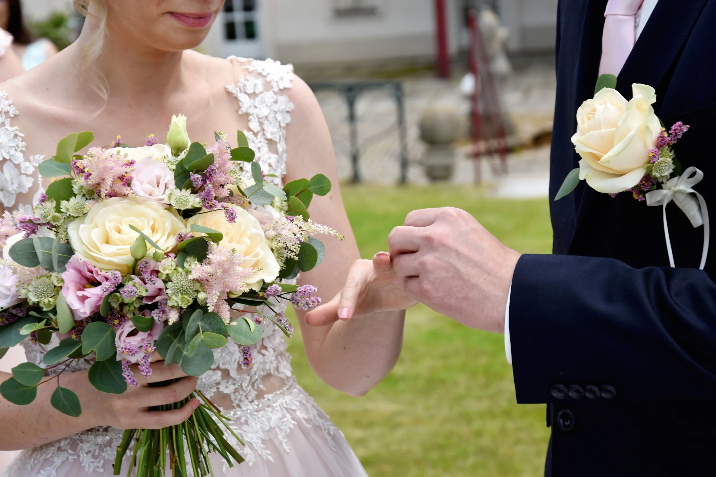 Svatební focení novomanželů na zámku Rochlov – svatební fotografka Věra Lukešová