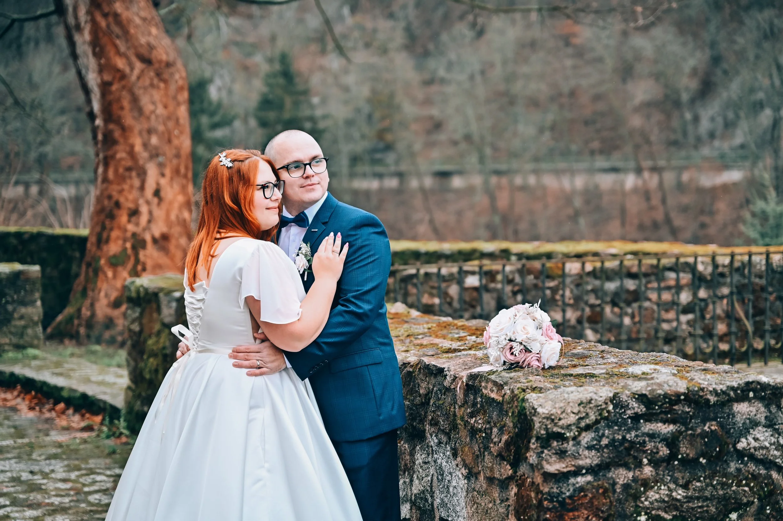 Svatební focení s výhledem na hrad Loket