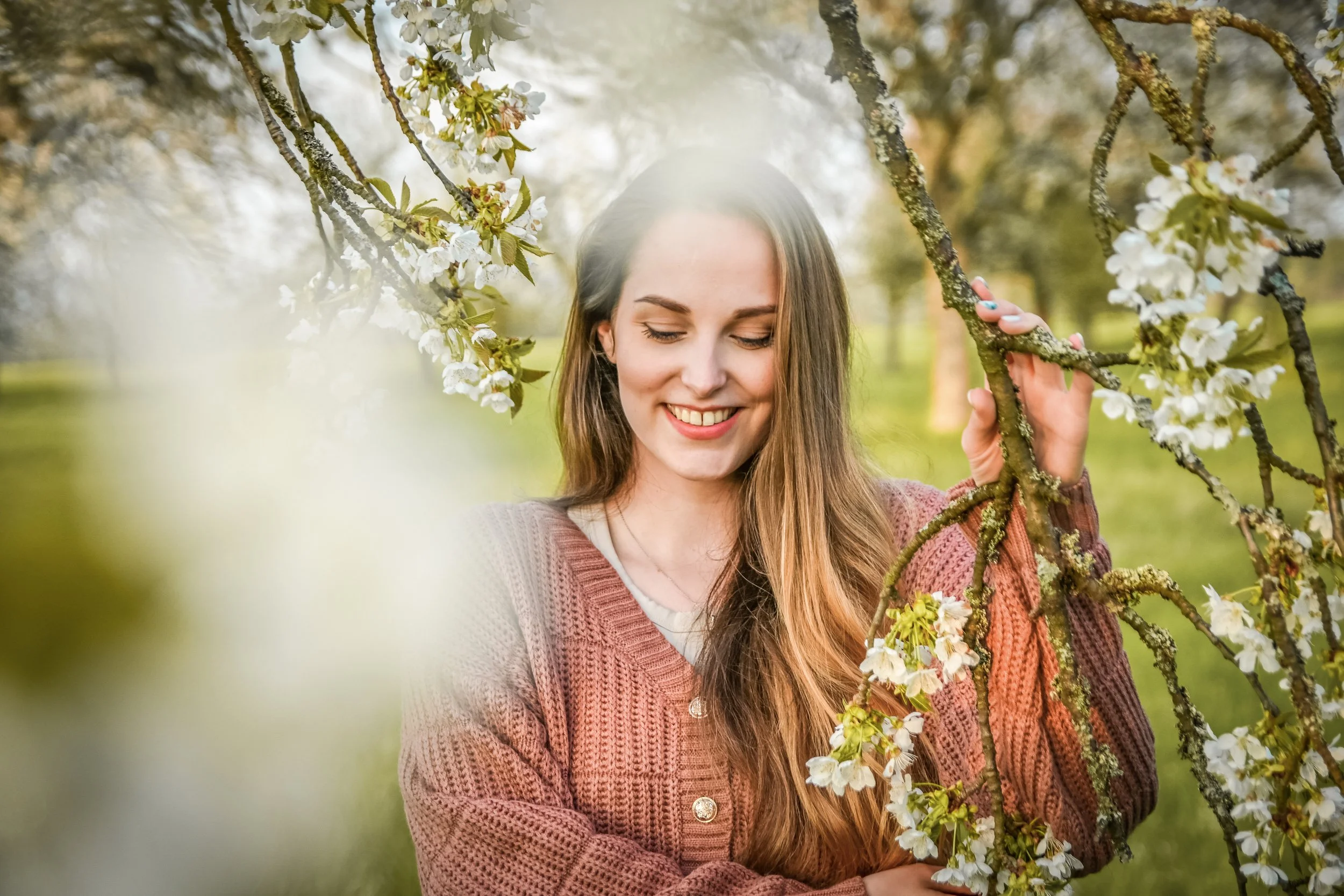 Jarní mini focení v rozkvetlém sadu Stříbro.