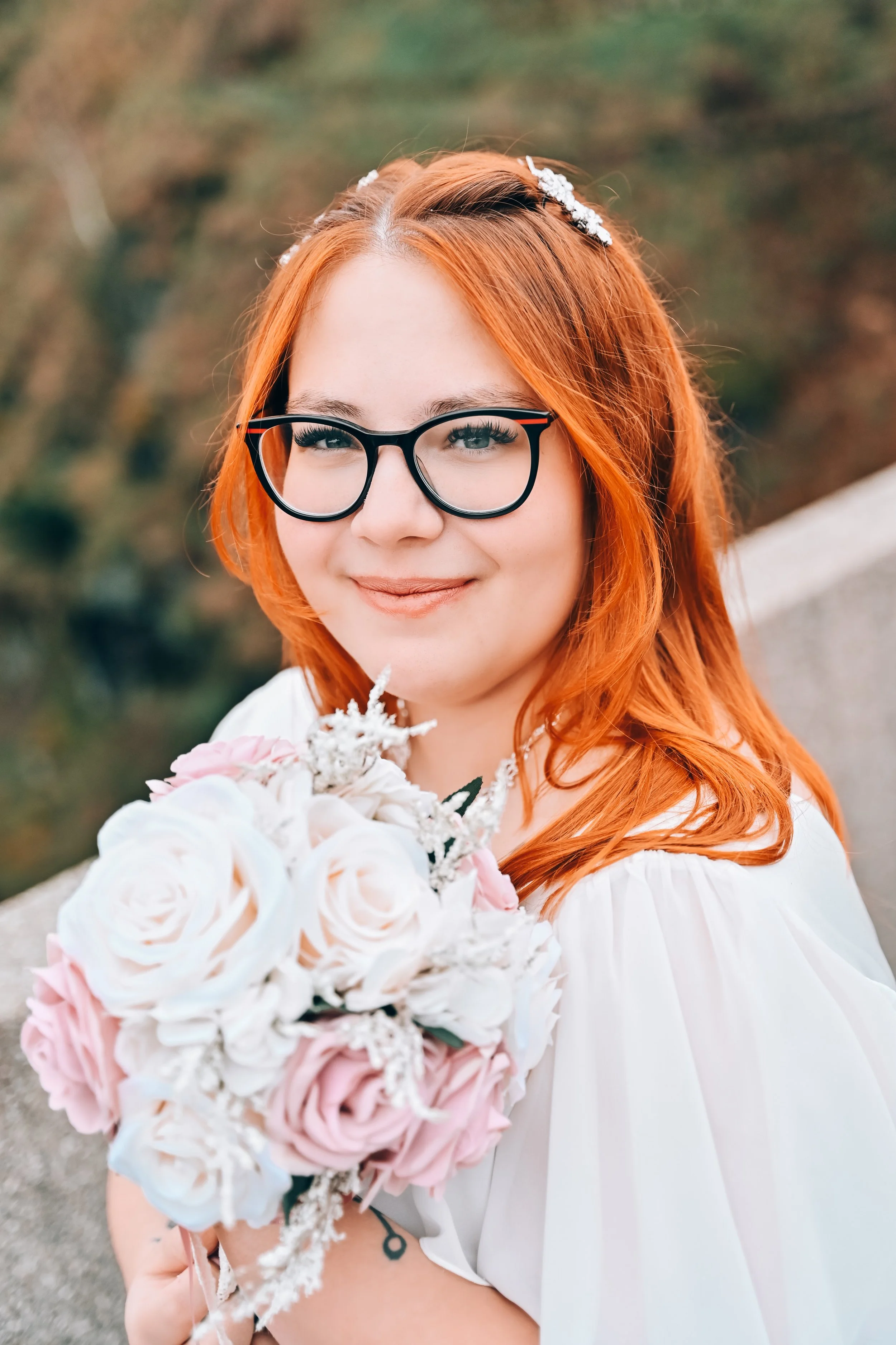 Nevěsta se zrzavými vlasy - Loket.