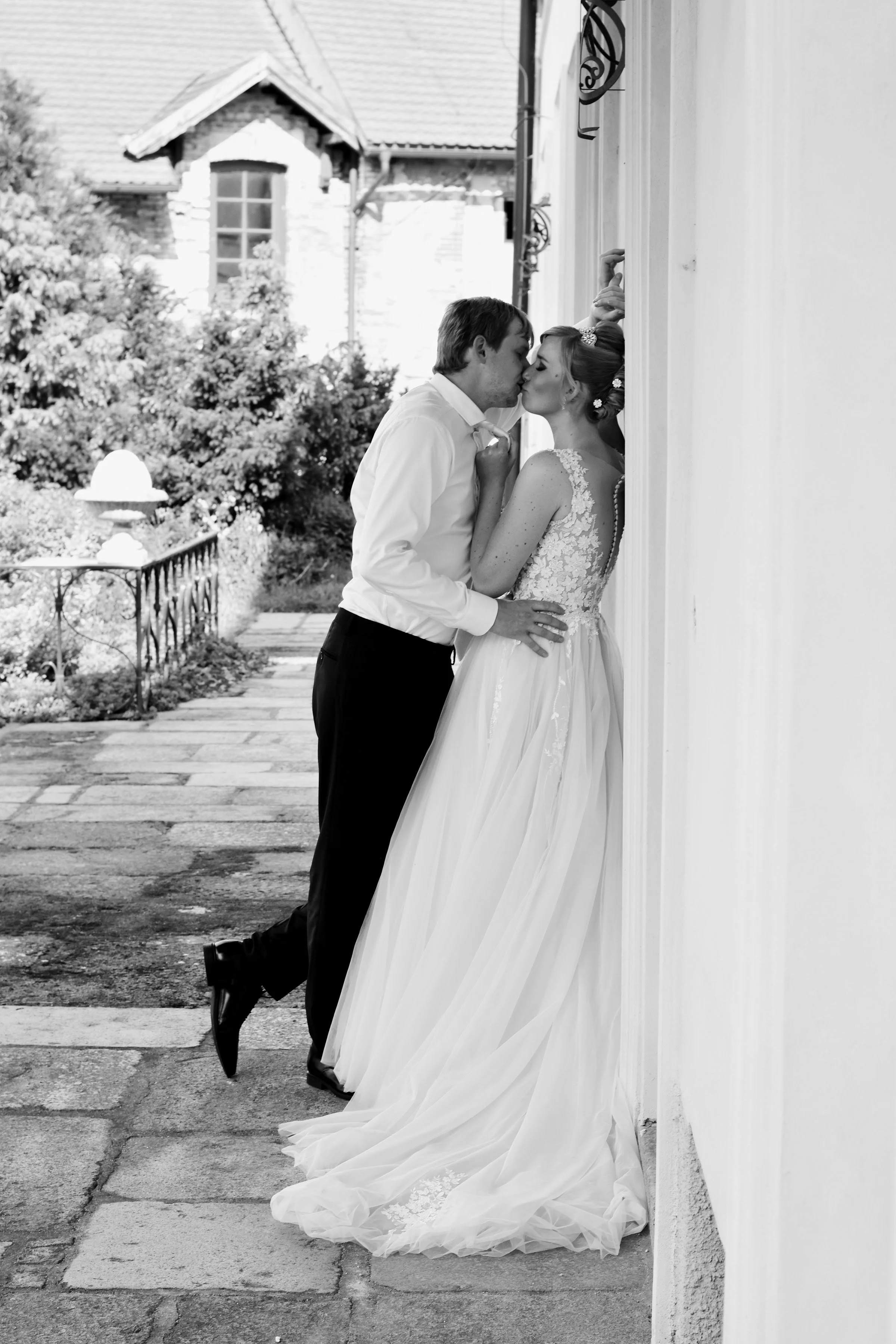 Svatební obřad na zámku Rochlov – emotivní moment novomanželů