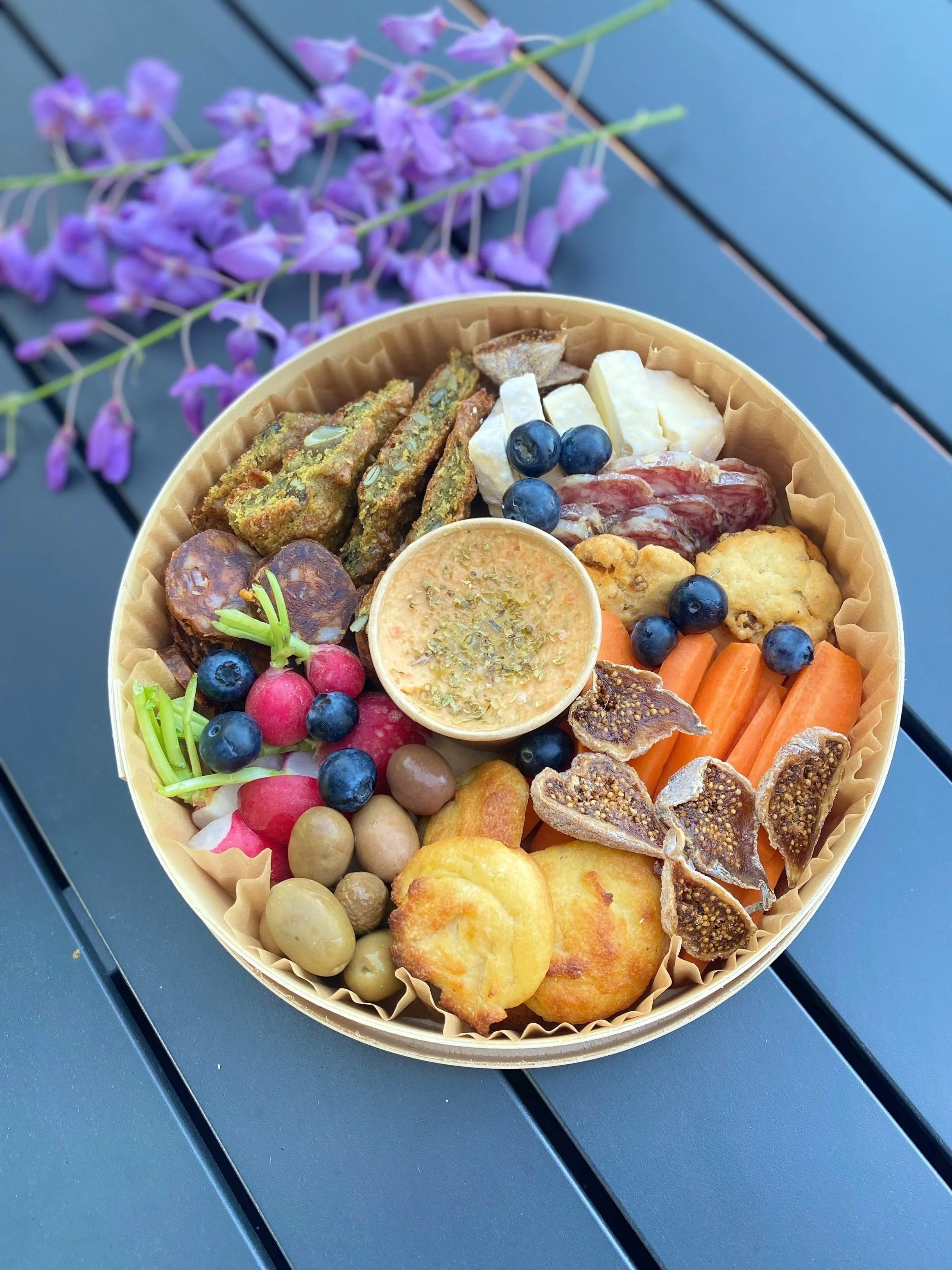 Box apéro avec des produits d'Ardèche et fait-maison