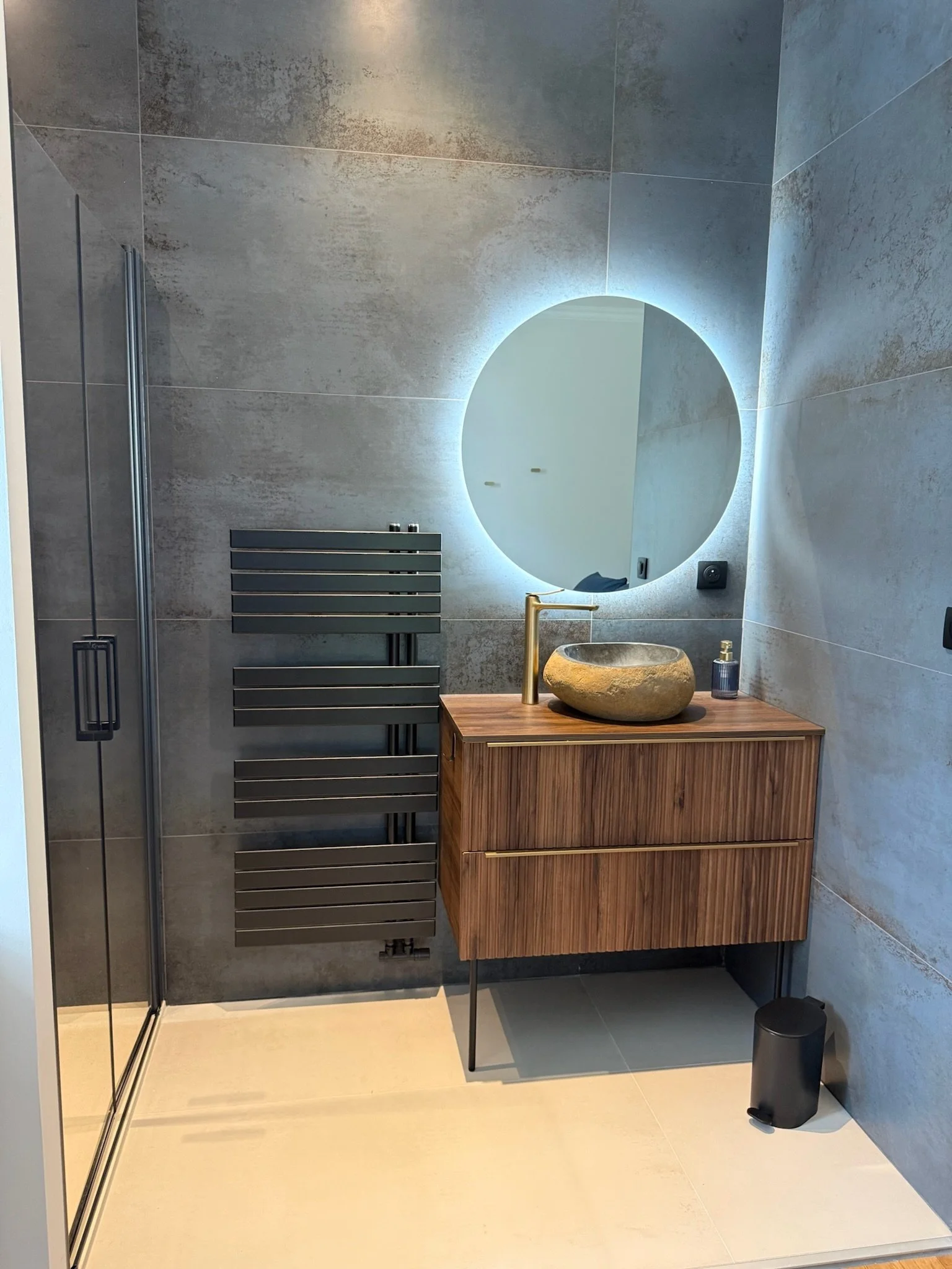Maison Sereni - Les salles d'eau - Salle d'eau privative de la chambre 2 (Suite familiale au premier étage)