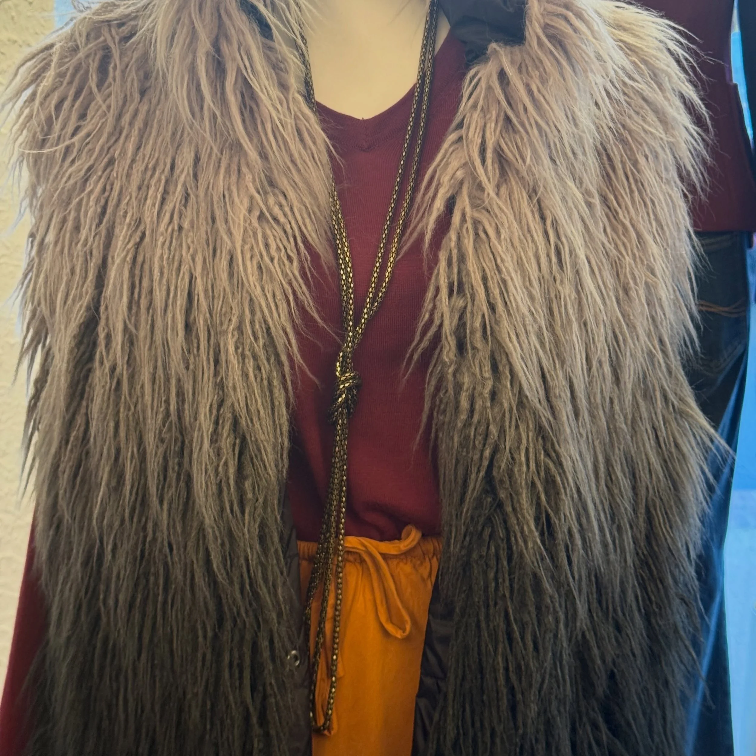 Winter wonders! With cold snaps hitting the Blue Mountains, we have stocked up on men&rsquo;s and women&rsquo;s winter woolies, coats, jackets and scarfs. Drop in and find the warmth of quality pre-loved must-haves for your winter wardrobe, all at ba