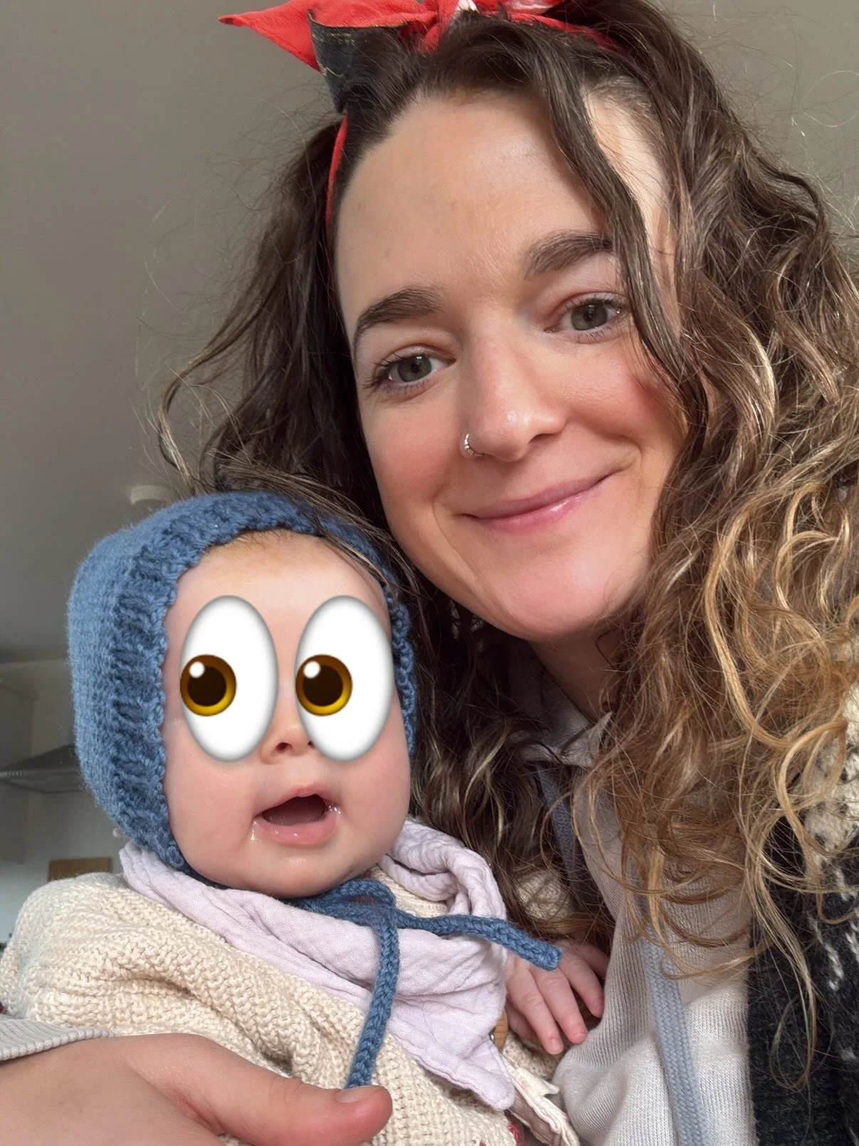 My first Mother&rsquo;s Day. My heart goes out to those wanting to be mamas, and those that have lost their own mums. I just had a little cry thinking about it, this day can be hard for lots of people, I&rsquo;m sending you so much love ❤️ 

Her litt