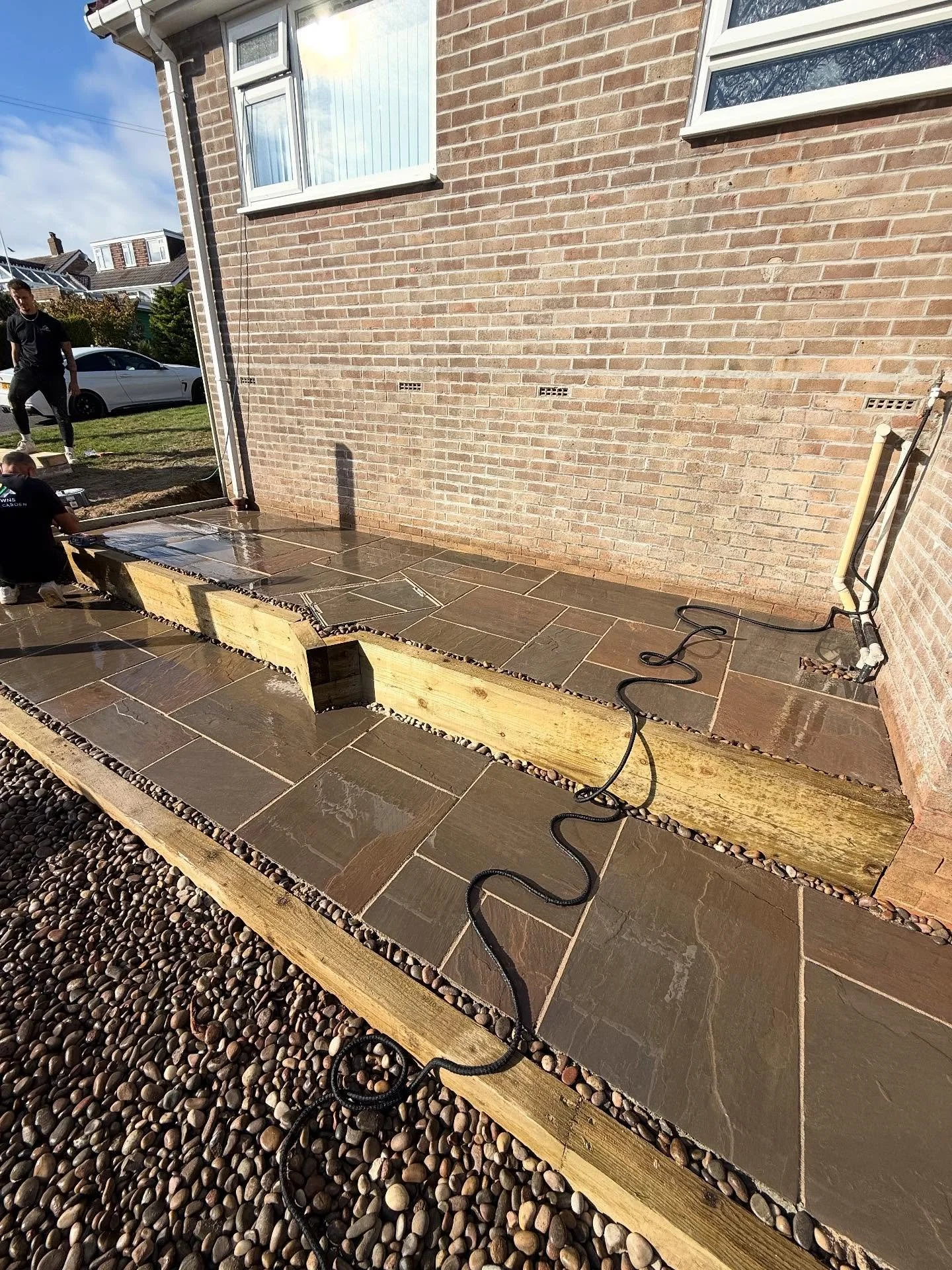 A busy week completing phase 1 on the Hazeldown Project. 💪🏼

Over 30 tonne of soil and hardcore out and the new tier heights set using treated railway sleepers creating a retaining wall for the new sandstone patio which now follows amazingly throug