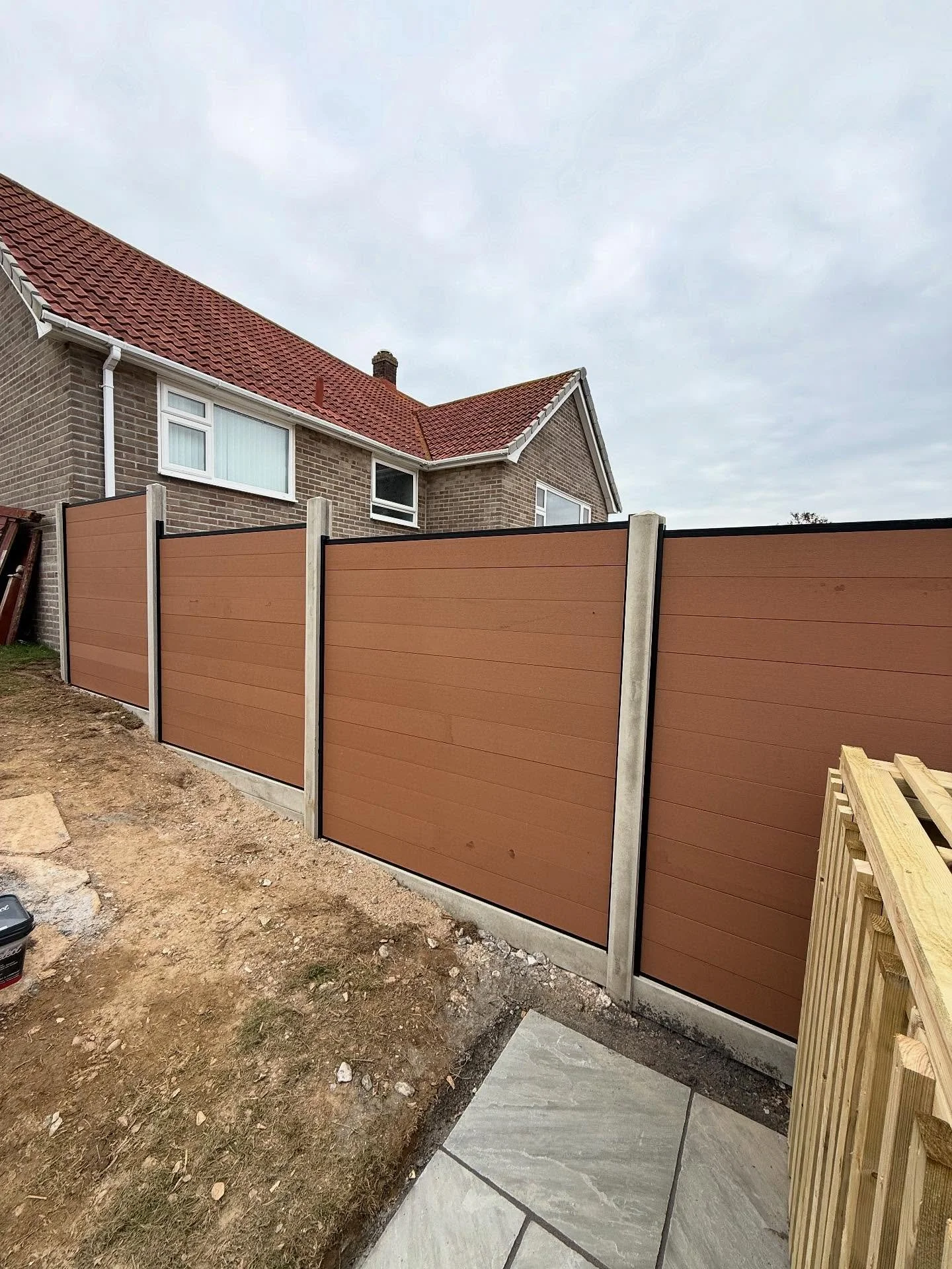After the great response on the patio works completed here&rsquo;s the final completion on the Hazeldown Project..

New composite fencing installed increasing height for privacy at 6ft.

The client then wanted somewhere safe and easy for the bins so 
