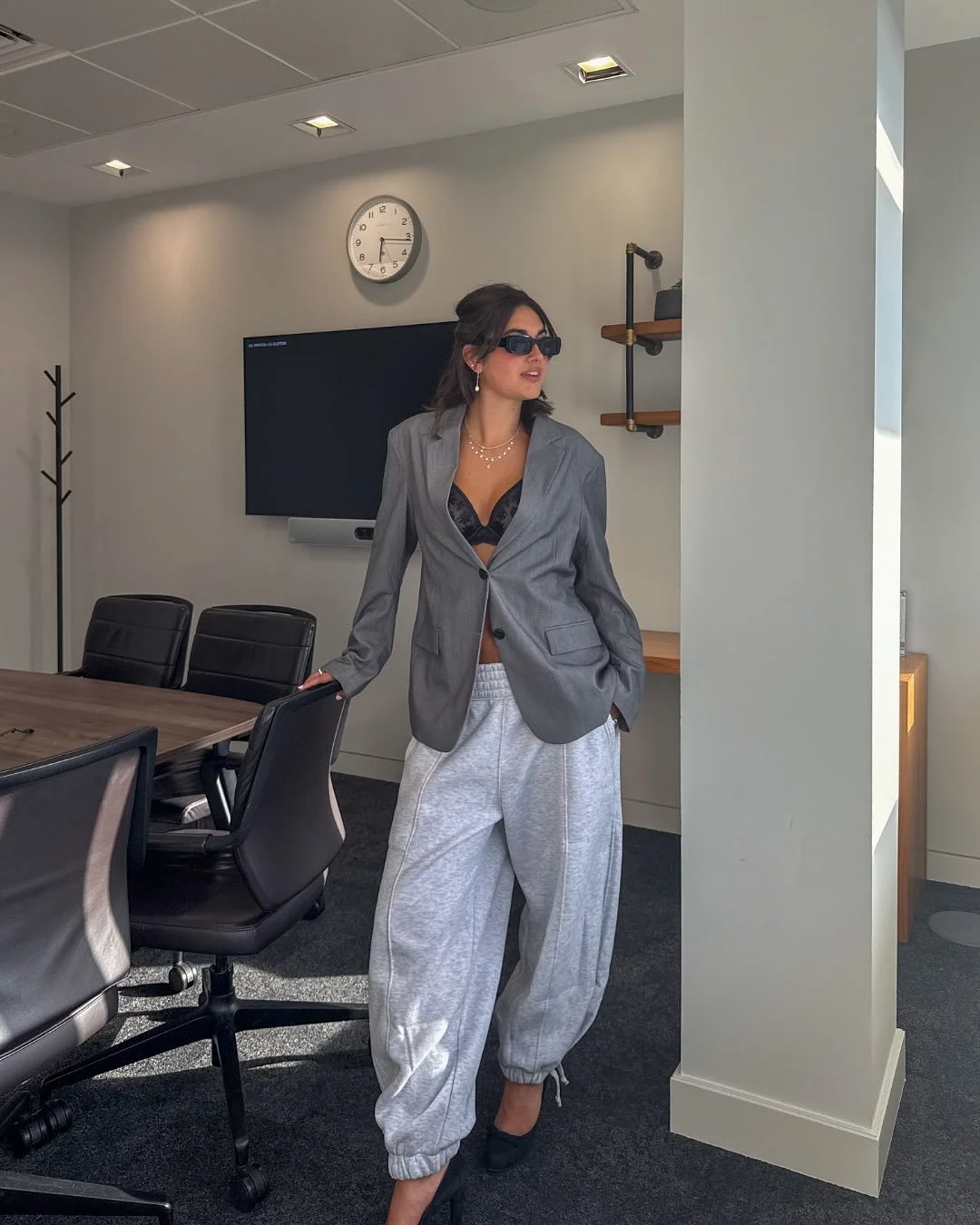 introducing &lsquo;wrong place, right trousers&rsquo; 
proof that joggers can be worn everywhere 🤍