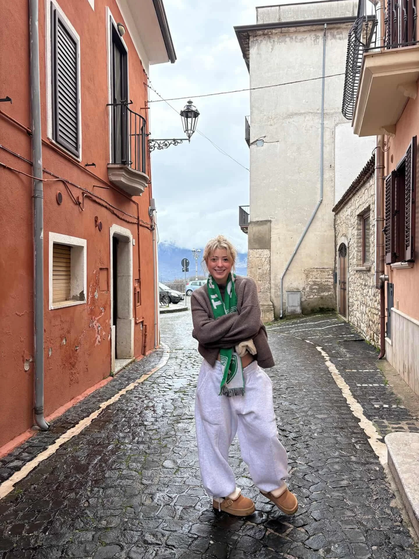 just a reminder that these are the only joggers you need 🤍