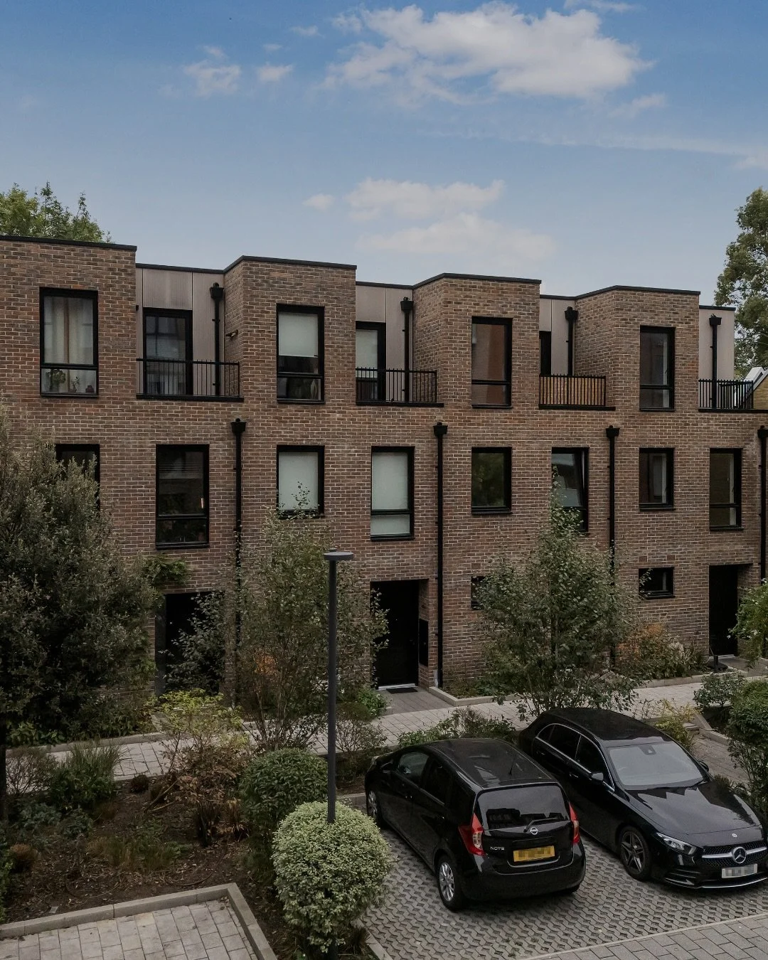 Built in 2020, this home effortlessly combines stylish, contemporary living in a modern warehouse conversion. 

3 bedrooms | 2 bathrooms | 1085 sqft | Freehold 
Guide: &pound;700,000 to &pound;750,000

For more information or to arrange a viewing, dr