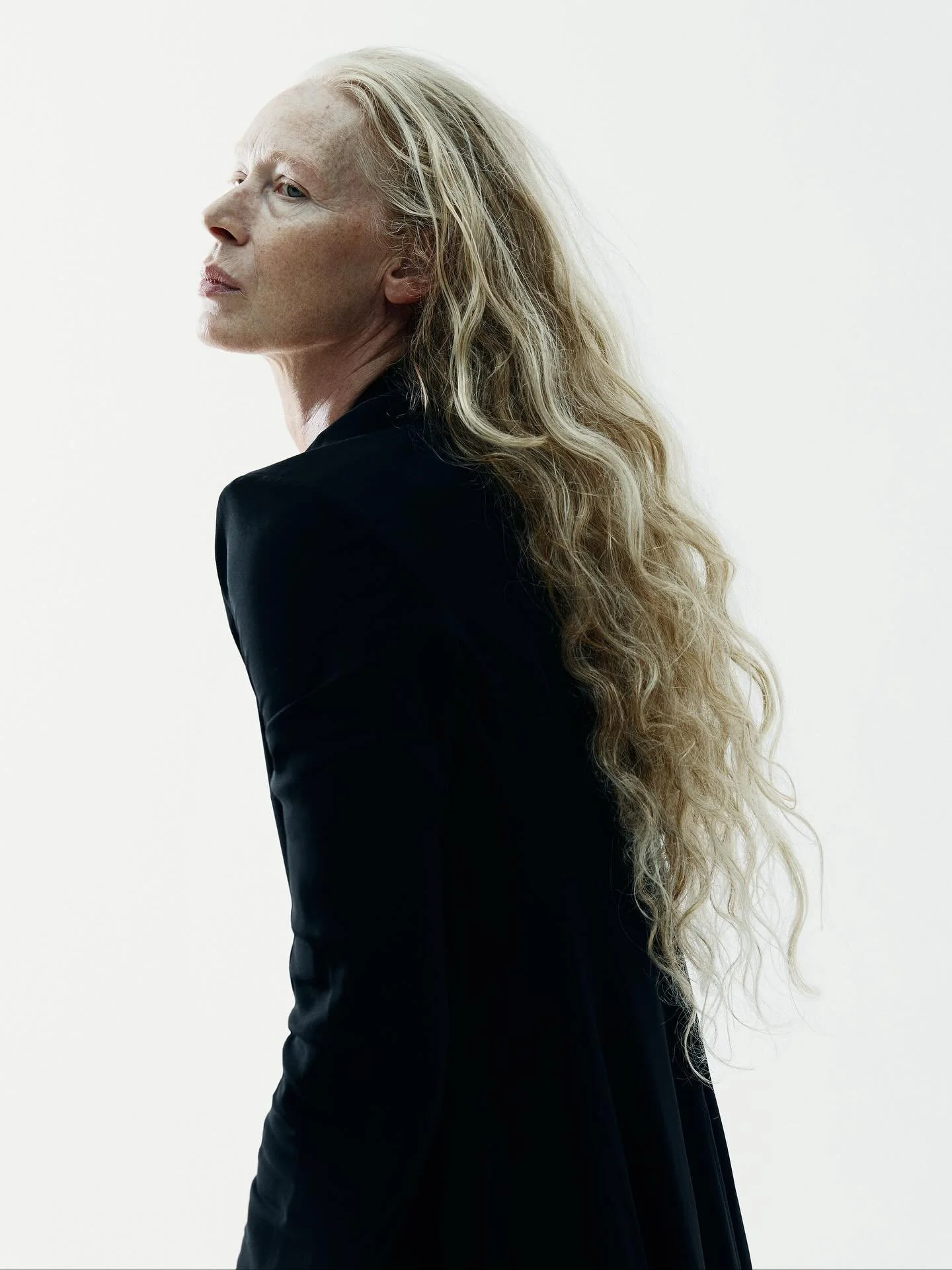 STUDIO ARCHIVES
@mariannevanversendaal @parker.mgmt by @chiara_steemans 
Styling @volha.reu @enso.vintage @jannaherdtracht 

#studioarchive #daylightstudio #photostudio