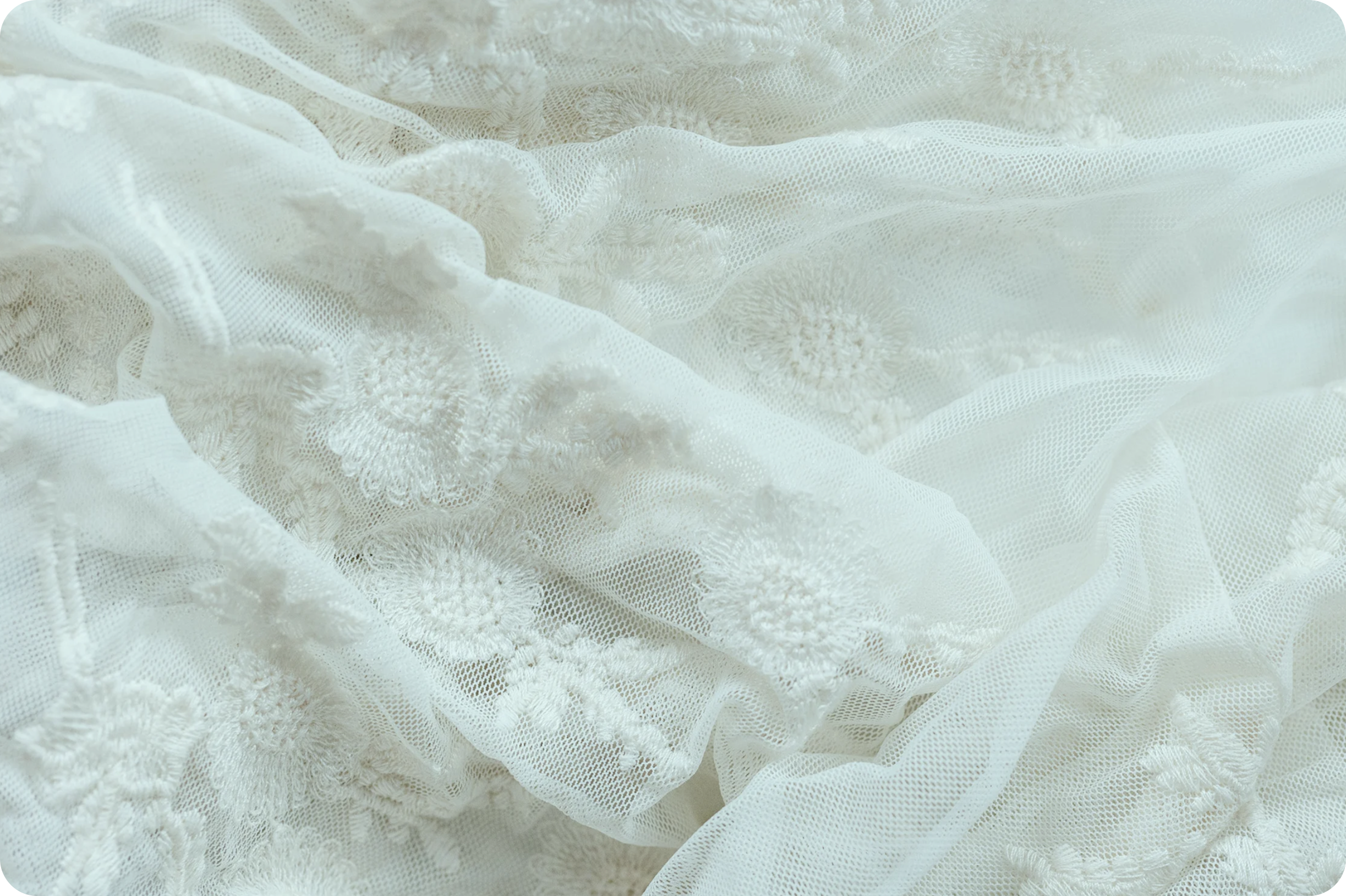 SUNDAZED COLLECTIVE: Branding, web design, and textile photography by Mia James.