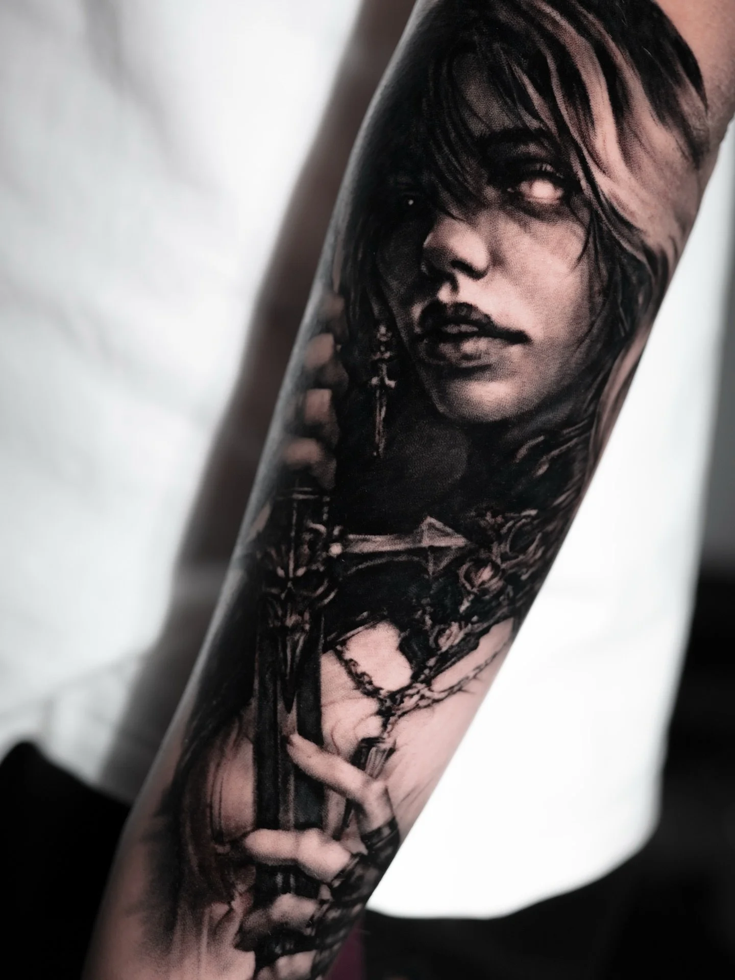Prima seduta conclusa per questo tatuaggio personalizzato.
Uno dei progetti di cui sono pi&ugrave; entusiasta dell&rsquo;ultimo periodo, alla continua ricerca del contrasto giusto per un tatuaggio d&rsquo;impatto
Ah s&igrave;, adoro tatuare le mani ?