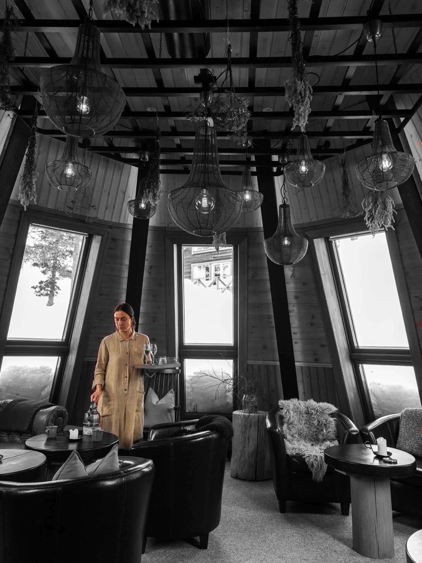 Finish the dinner at ours with coffee, cookies &amp; spirits in our lounge &rdquo;Kolmilan&rdquo;.