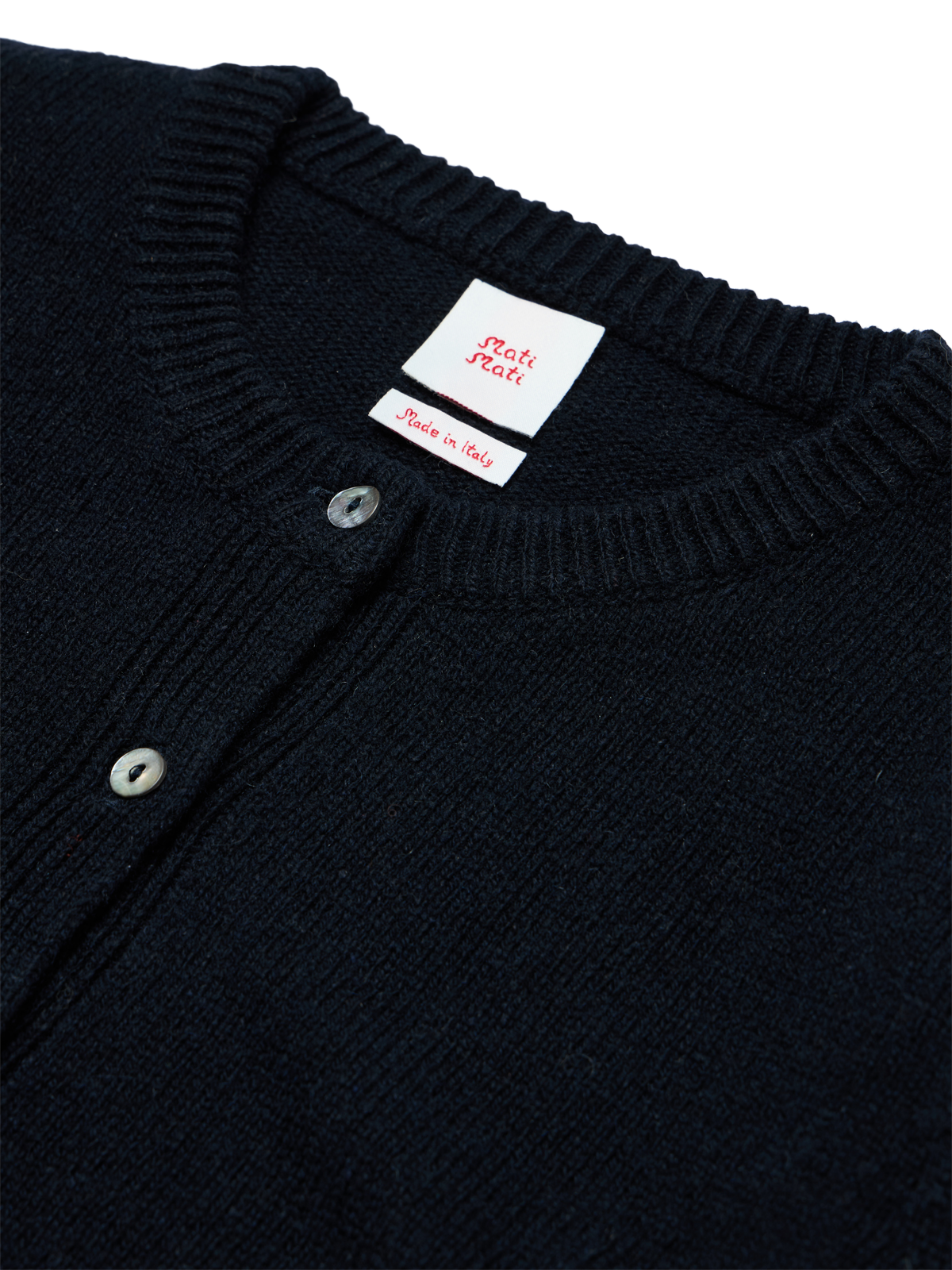 CARDIGAN_NAVY_DETAIL.png